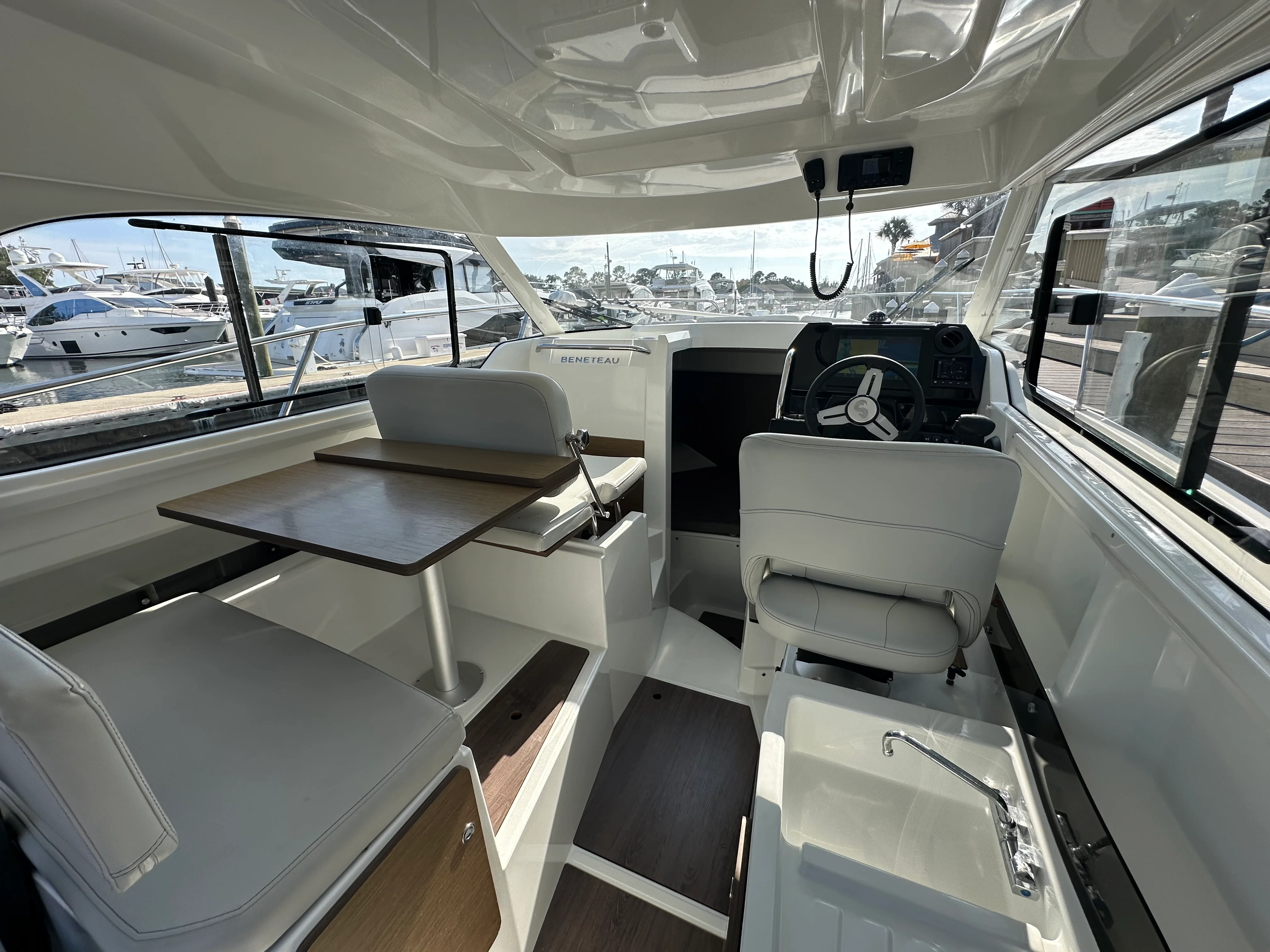 2023 Beneteau ANTARES 8 Image Thumbnail #36