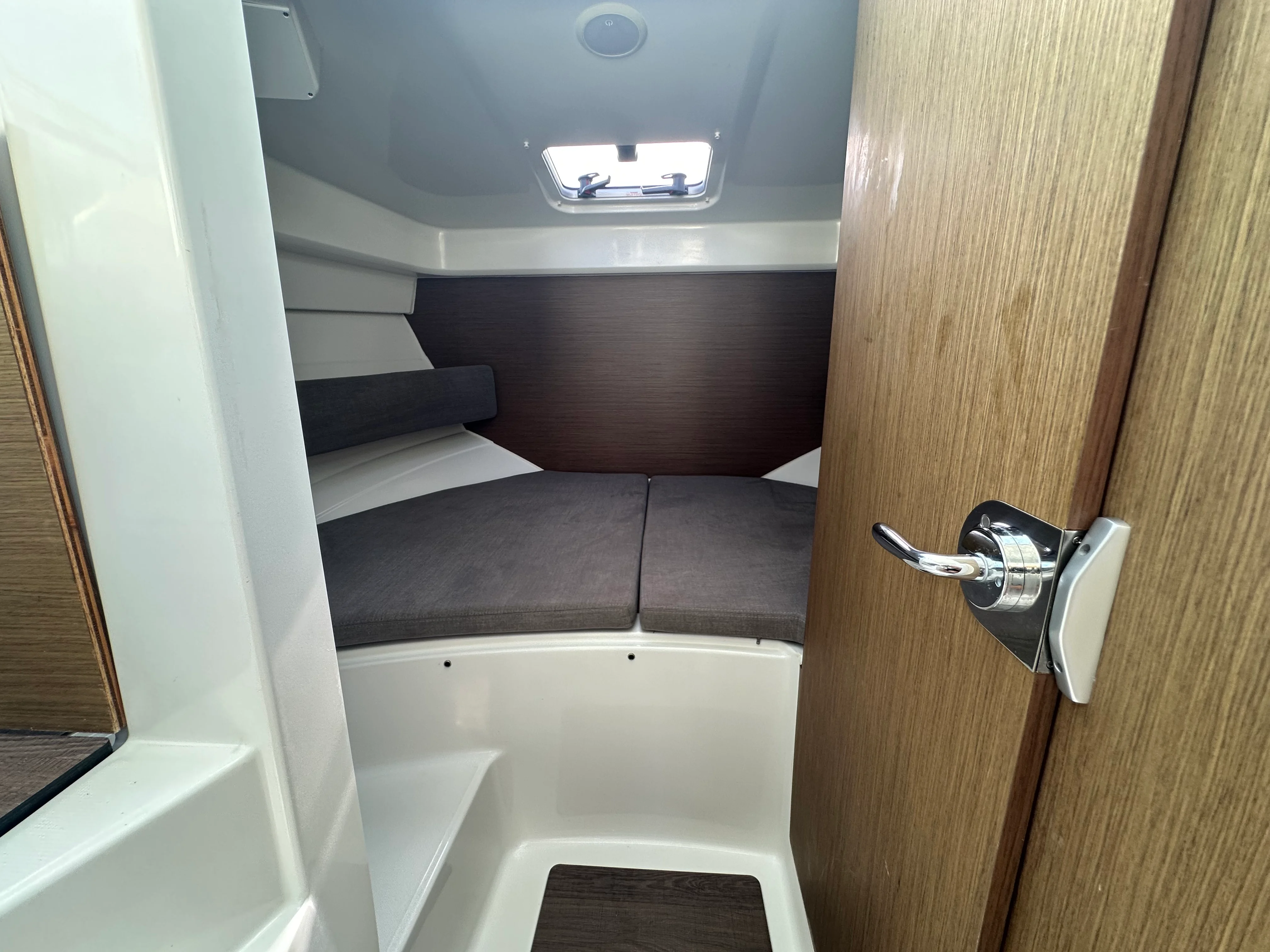2023 Beneteau ANTARES 8 Image Thumbnail #67