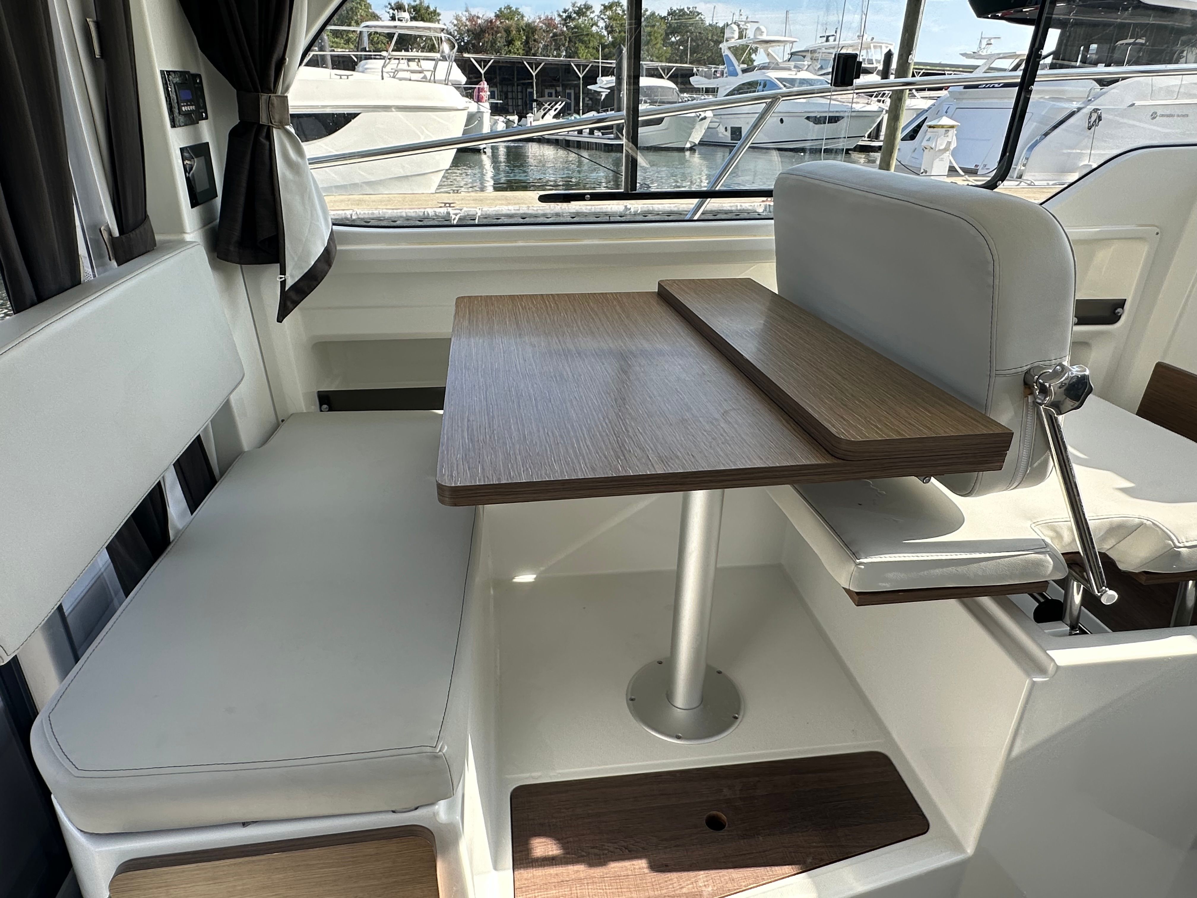 2023 Beneteau ANTARES 8 Image Thumbnail #43