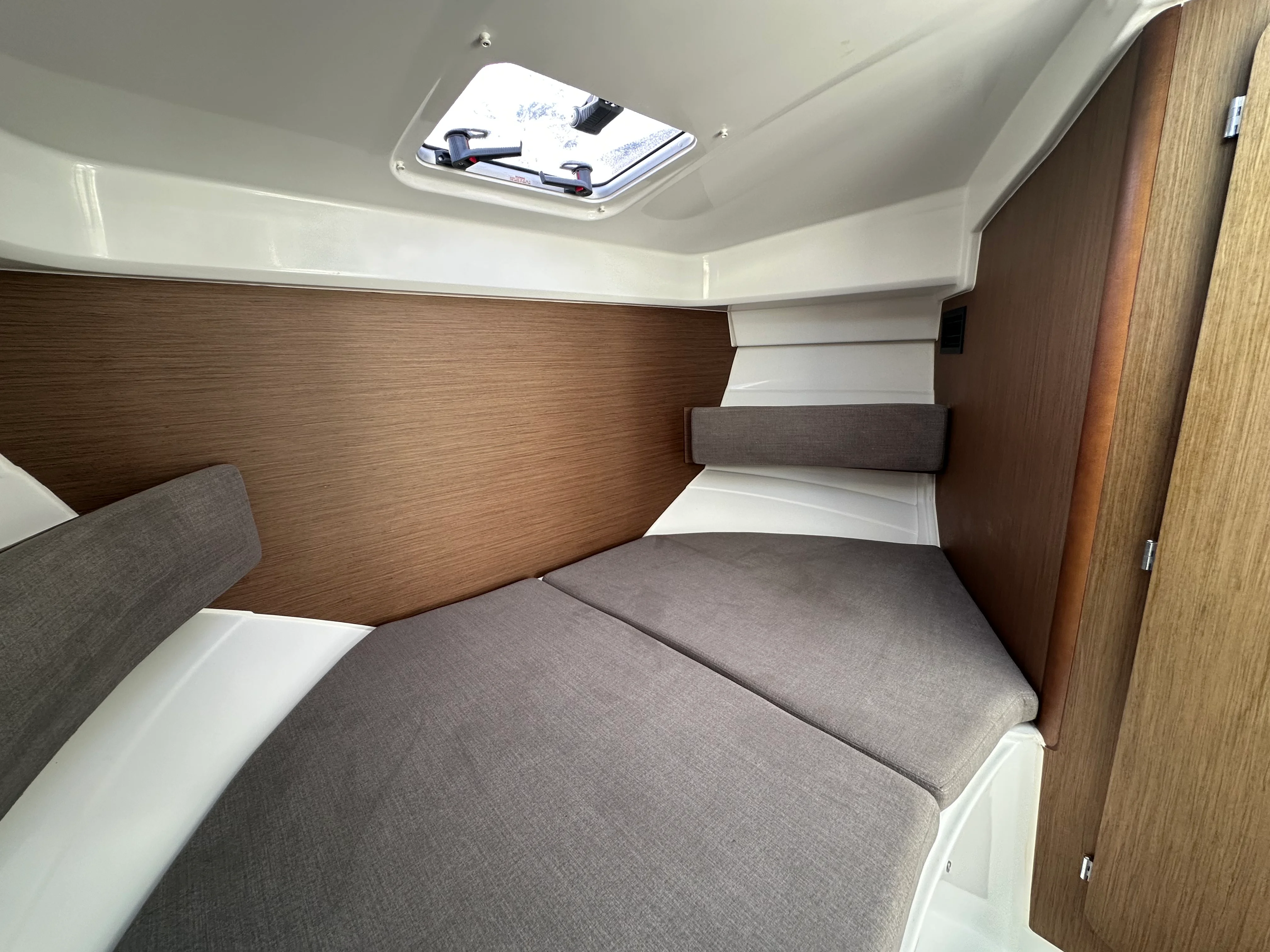 2023 Beneteau ANTARES 8 Image Thumbnail #68