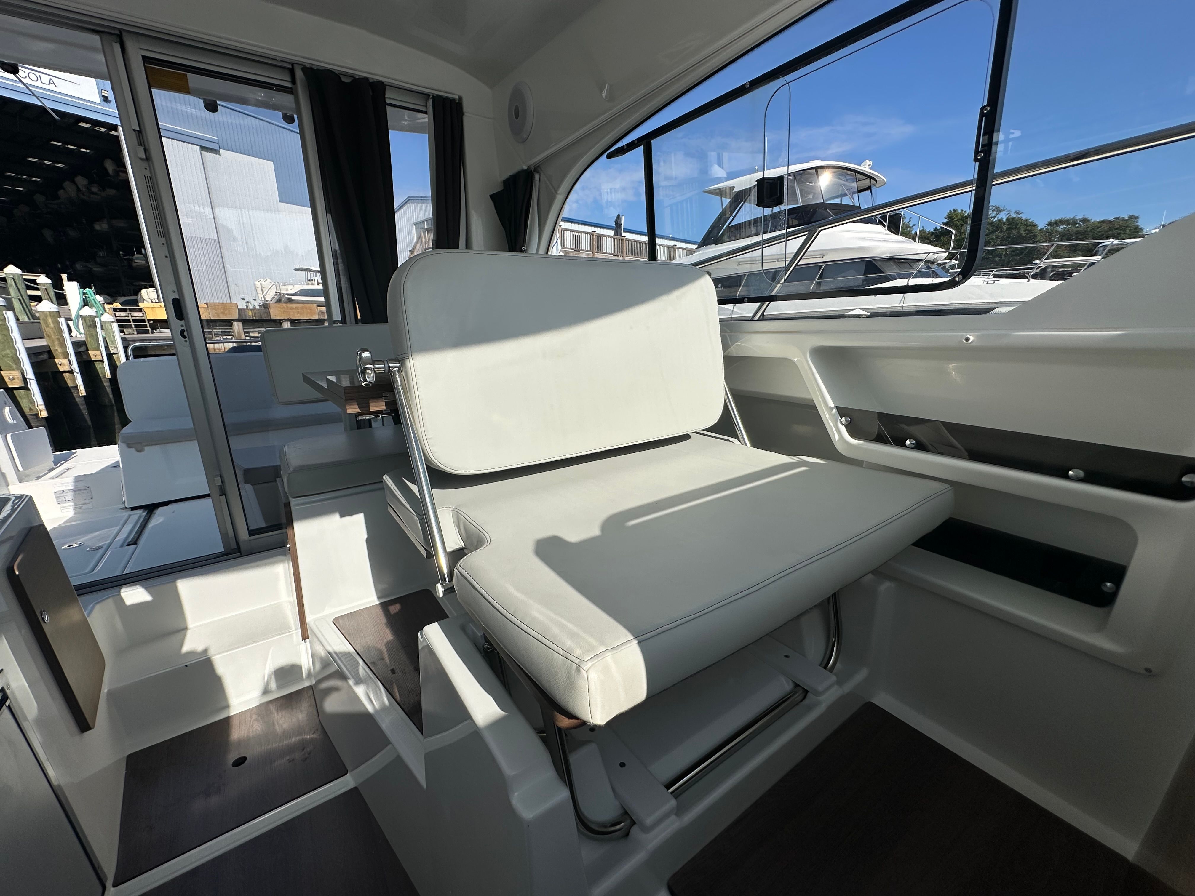 2023 Beneteau ANTARES 8 Image Thumbnail #60