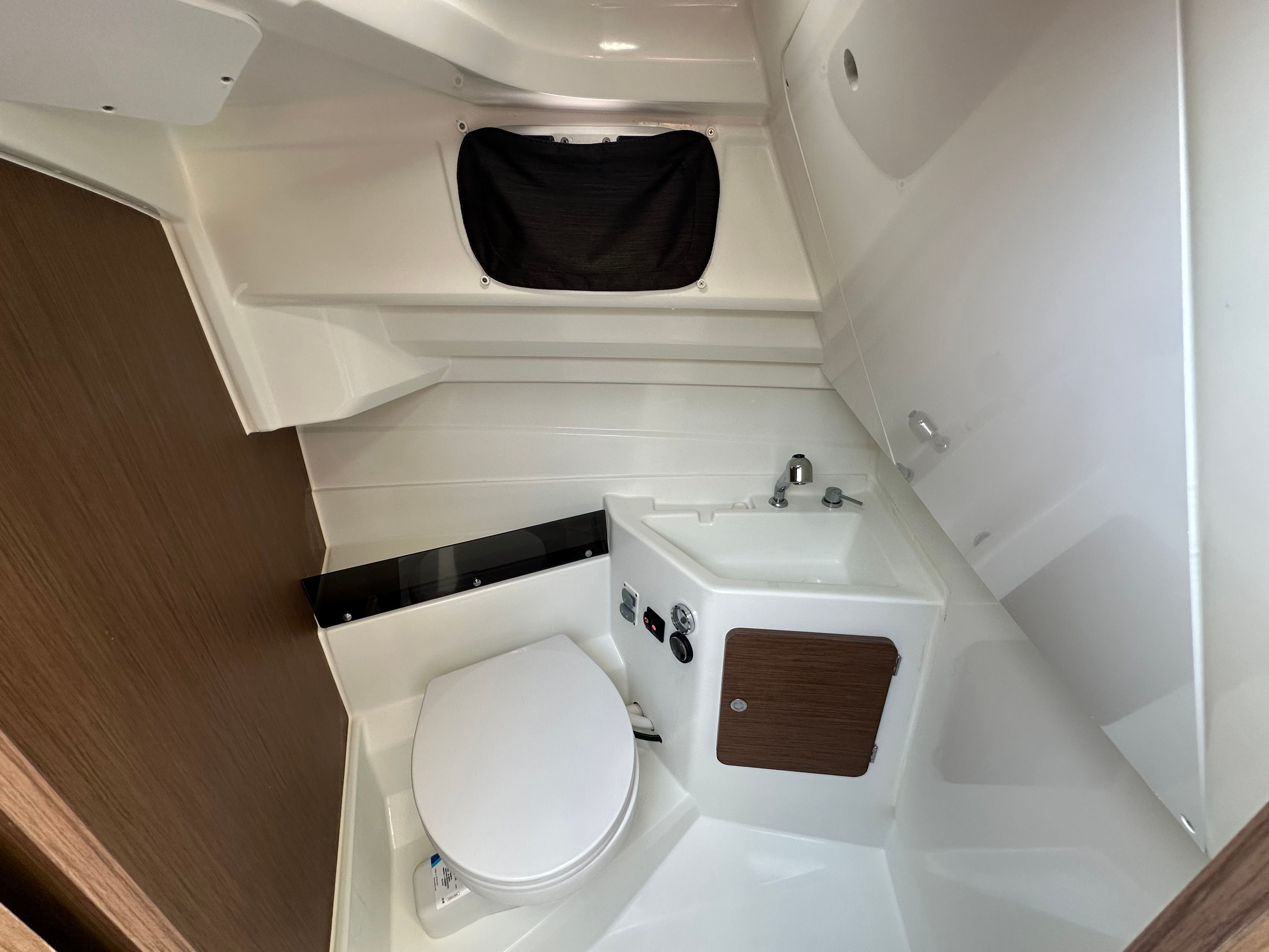 2023 Beneteau ANTARES 8 Image Thumbnail #56