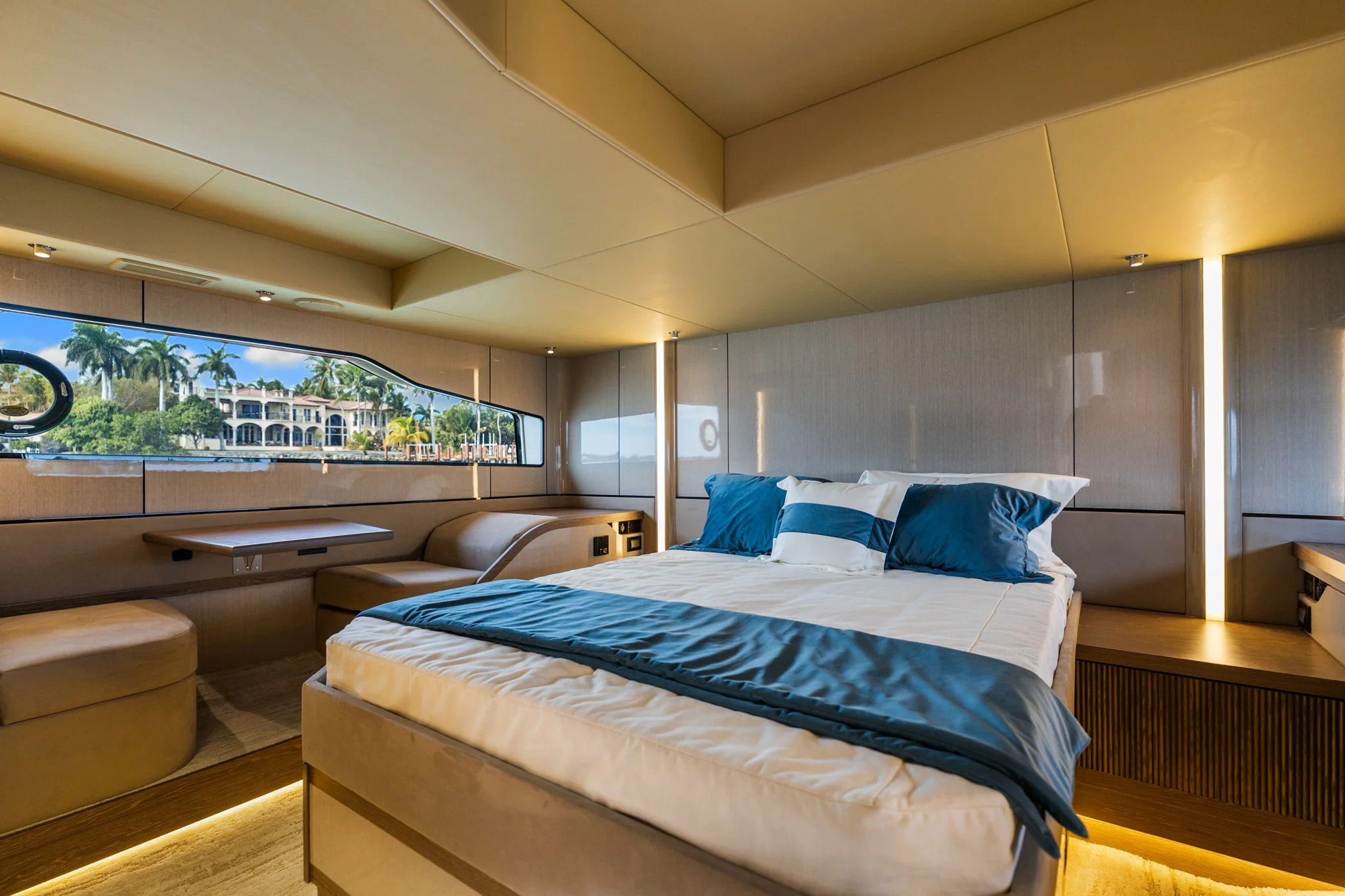 2026 Cruisers Yachts 57 FLY Image Thumbnail #17