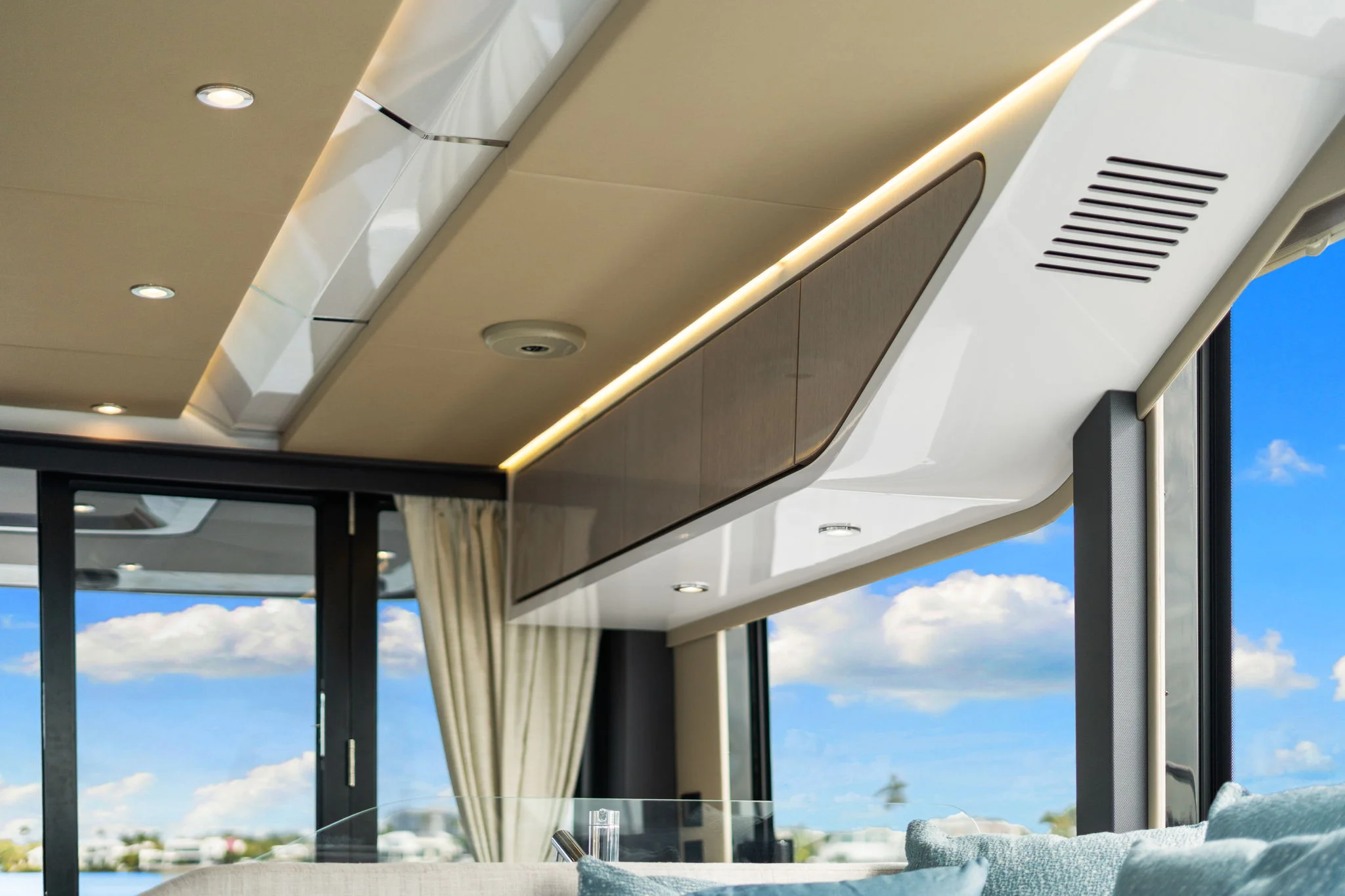 2026 Cruisers Yachts 57 FLY Image Thumbnail #62