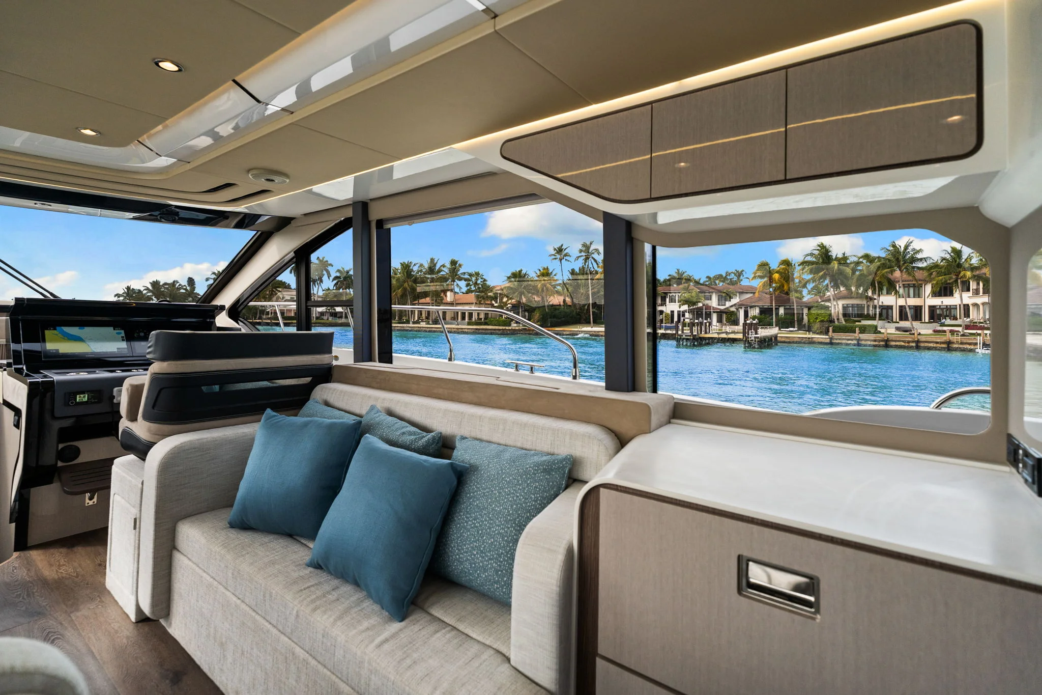 2026 Cruisers Yachts 57 FLY Image Thumbnail #27