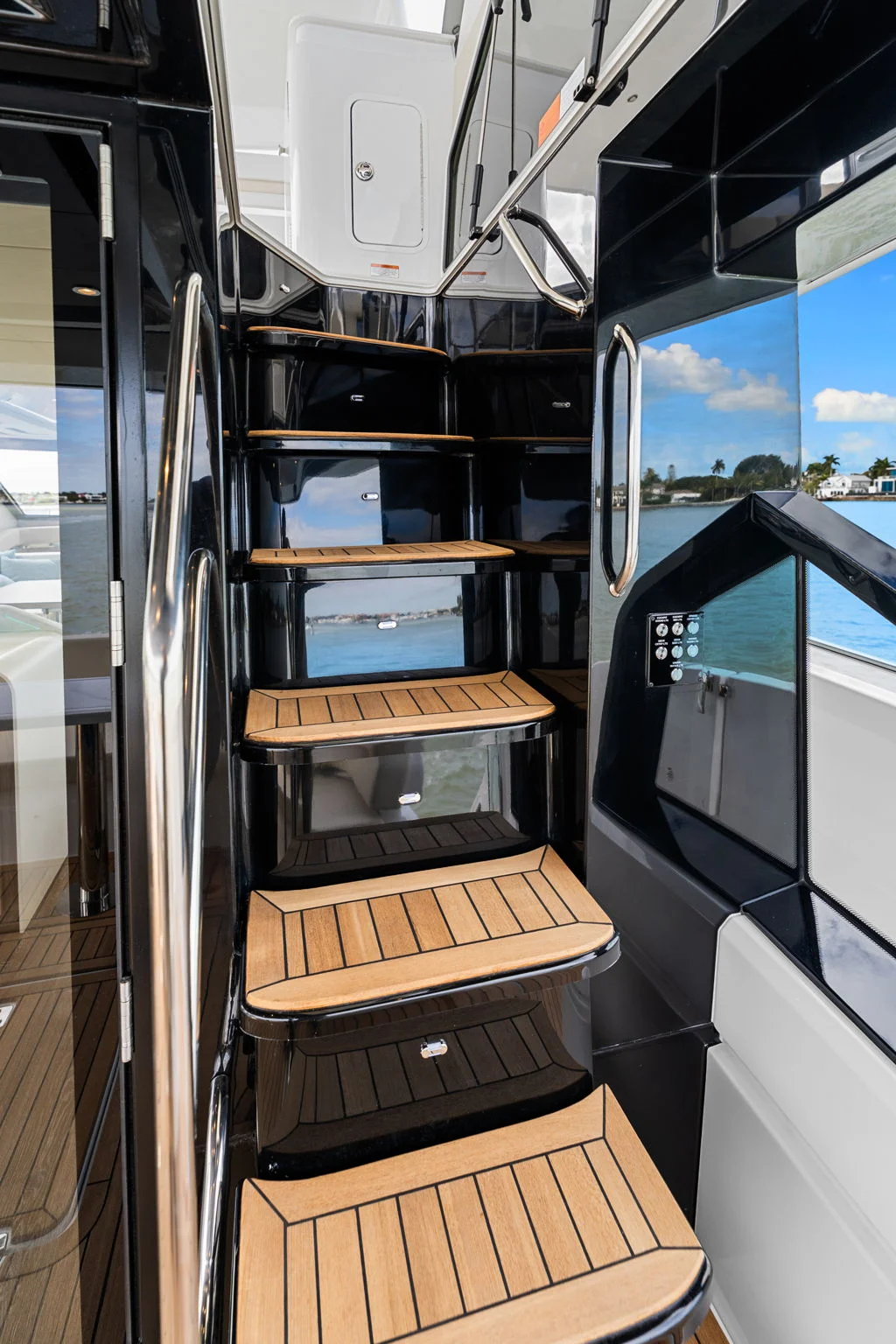 2026 Cruisers Yachts 57 FLY Image Thumbnail #48