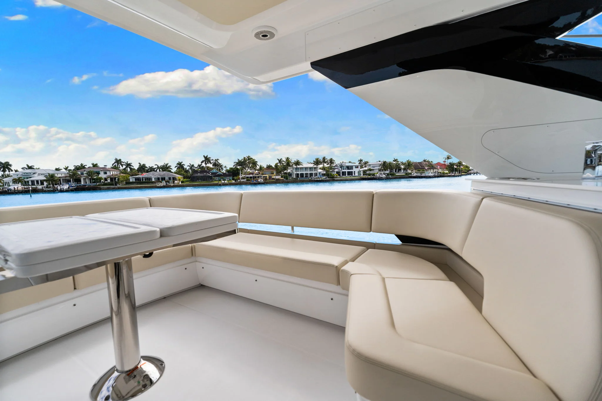 2026 Cruisers Yachts 57 FLY Image Thumbnail #51