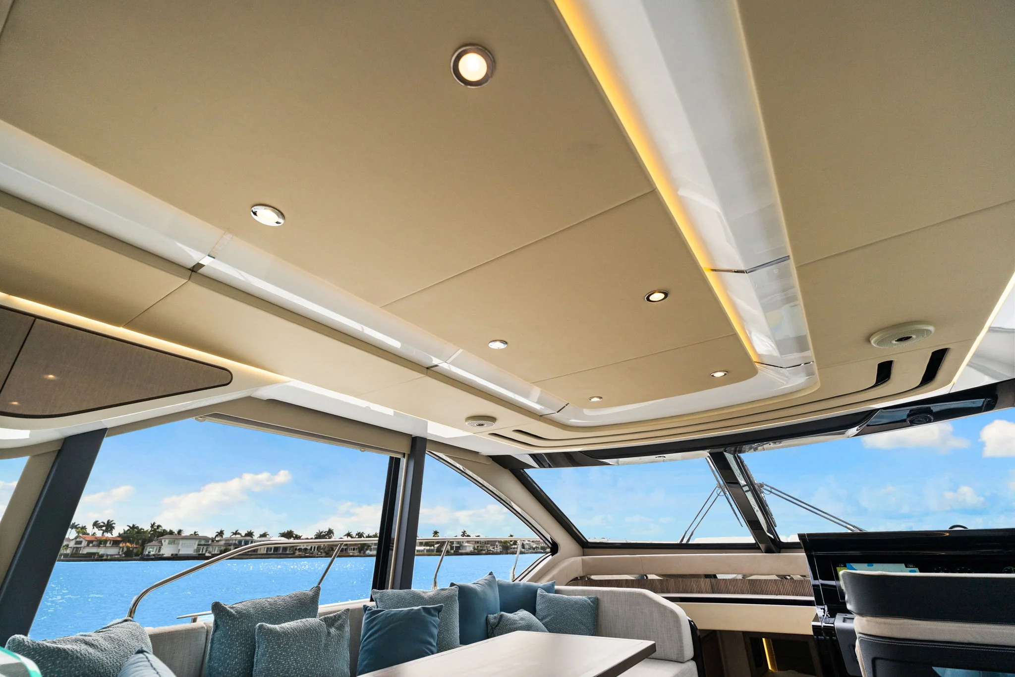 2026 Cruisers Yachts 57 FLY Image Thumbnail #30