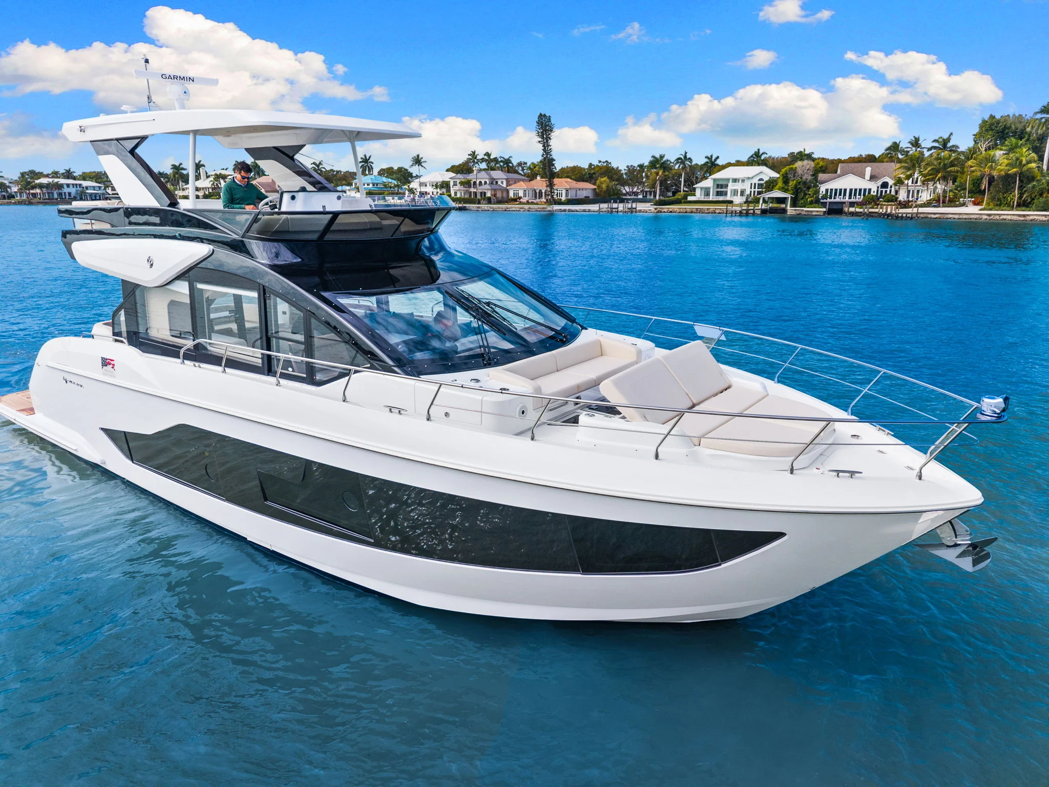 2026 Cruisers Yachts 57 FLY Image Thumbnail #5