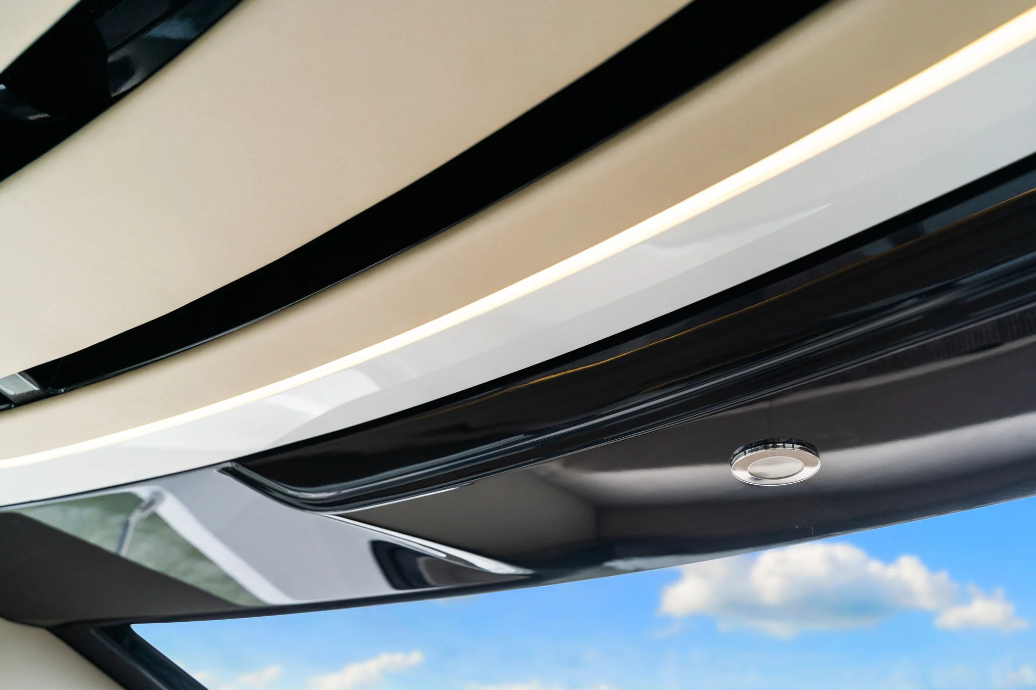 2026 Cruisers Yachts 57 FLY Image Thumbnail #13