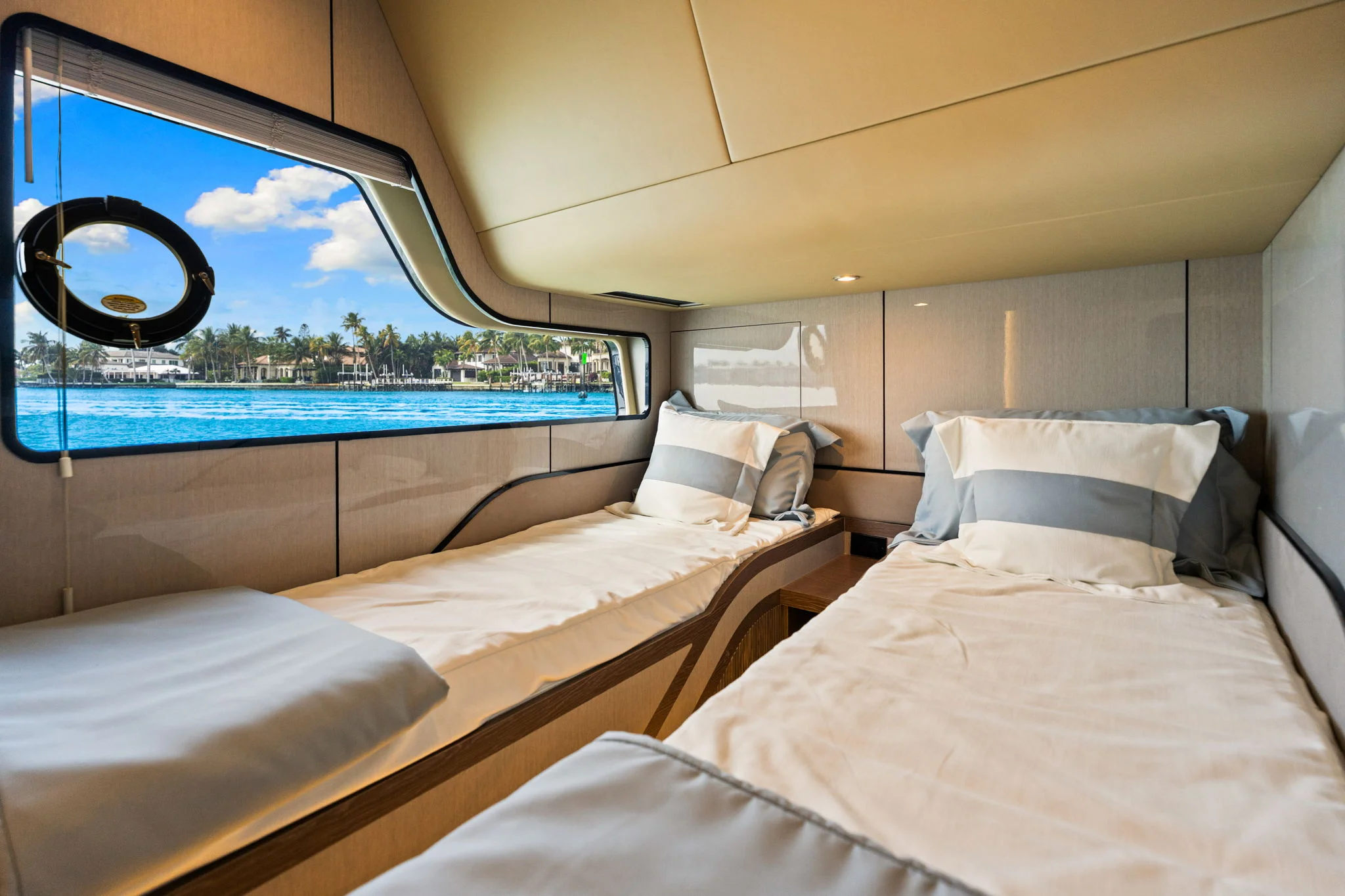 2026 Cruisers Yachts 57 FLY Image Thumbnail #25