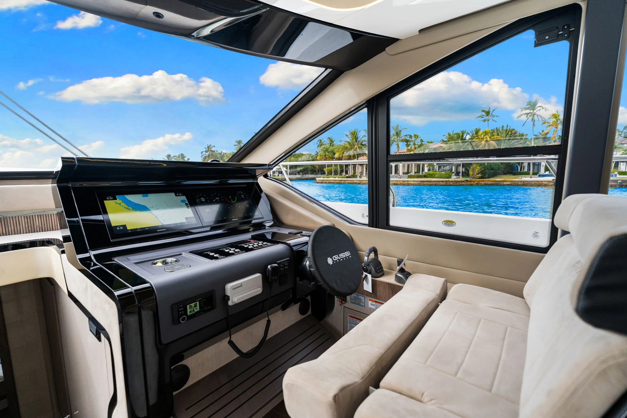 2026 Cruisers Yachts 57 FLY Image Thumbnail #33