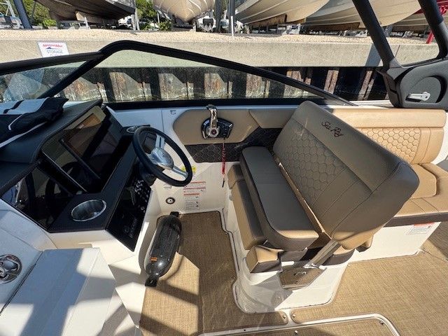 2025 Sea Ray 250 SD-OB Image Thumbnail #5
