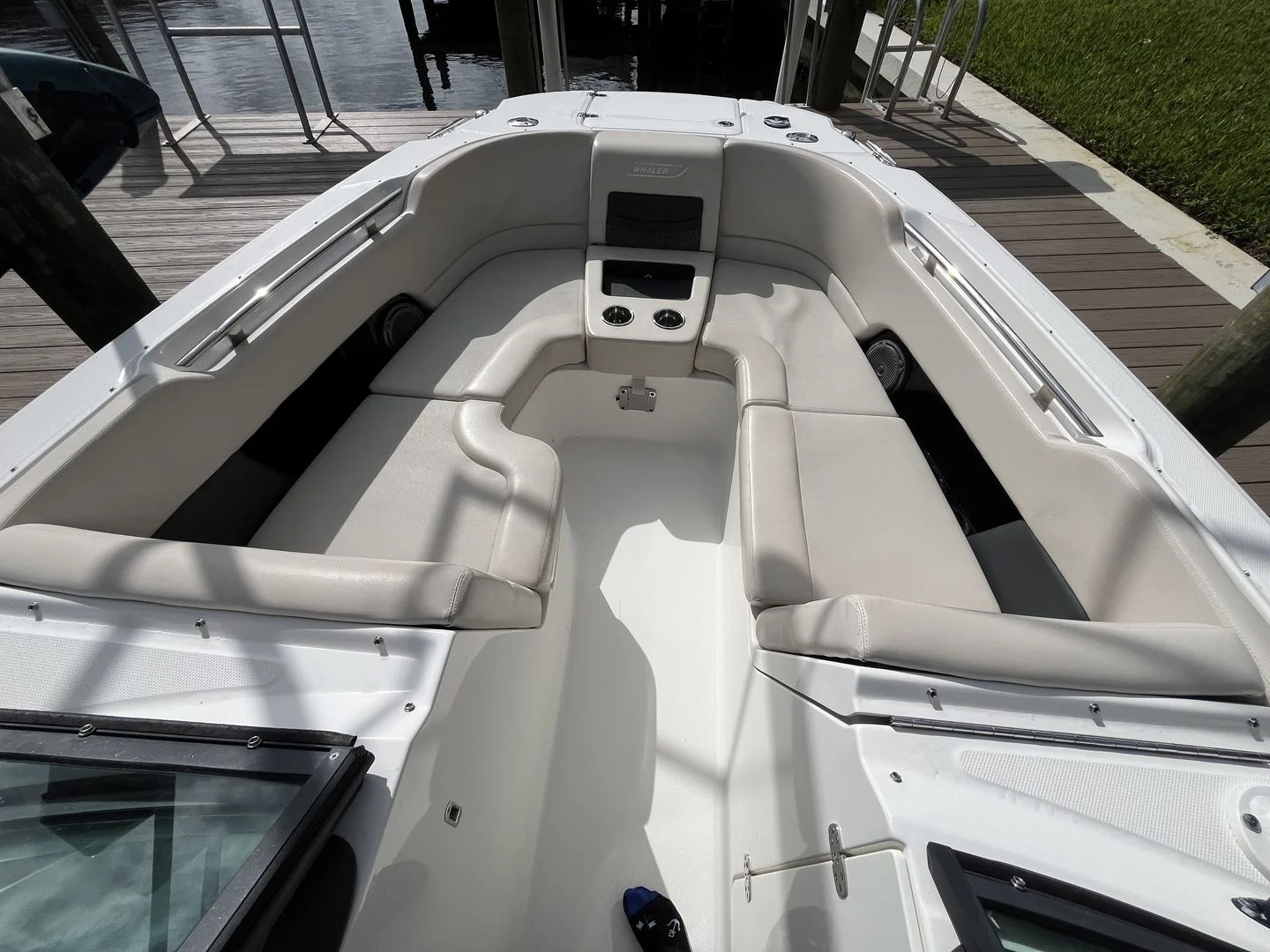 2016 Boston Whaler 270 VANTAGE Image Thumbnail #24
