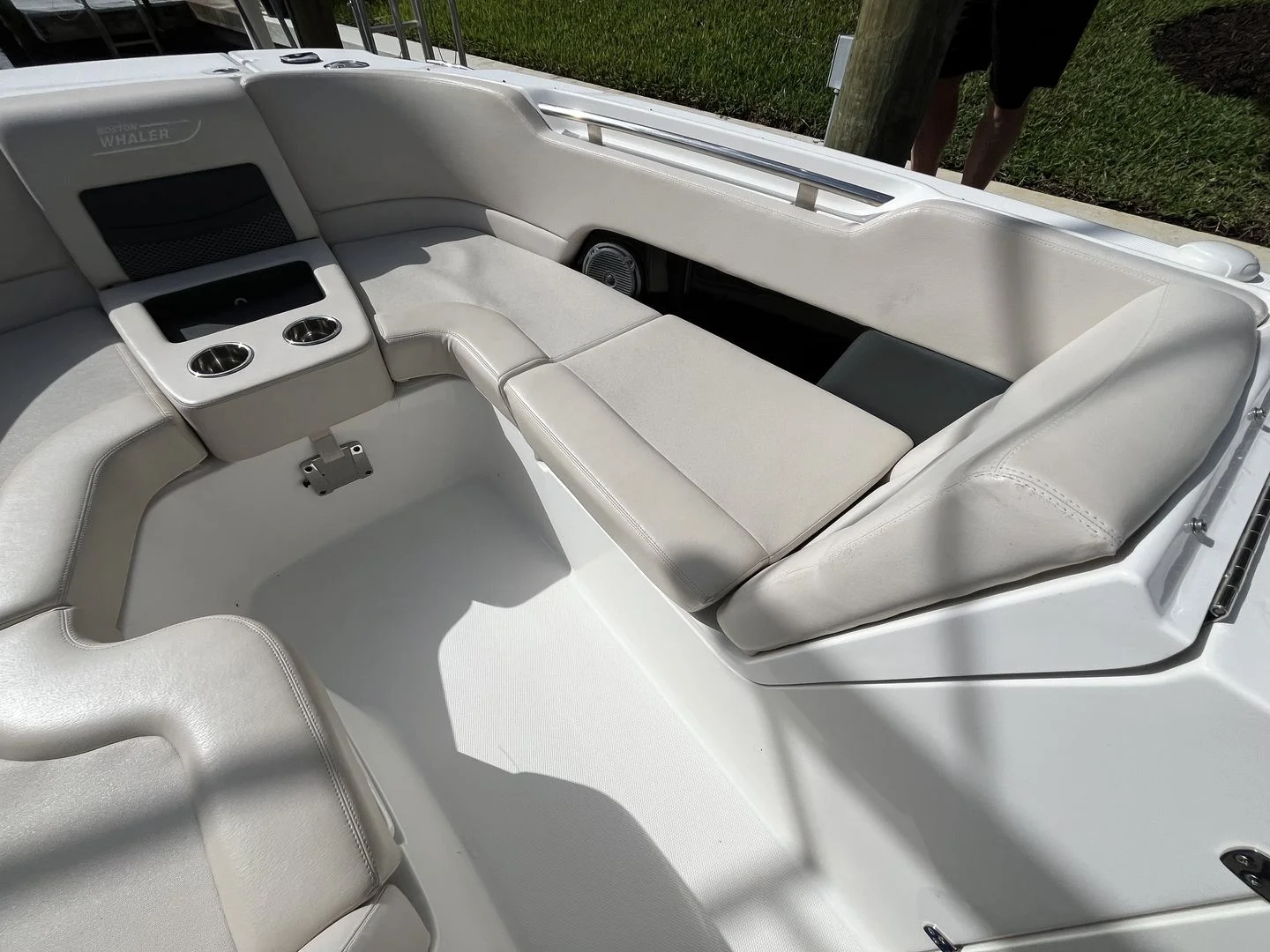 2016 Boston Whaler 270 VANTAGE Image Thumbnail #26