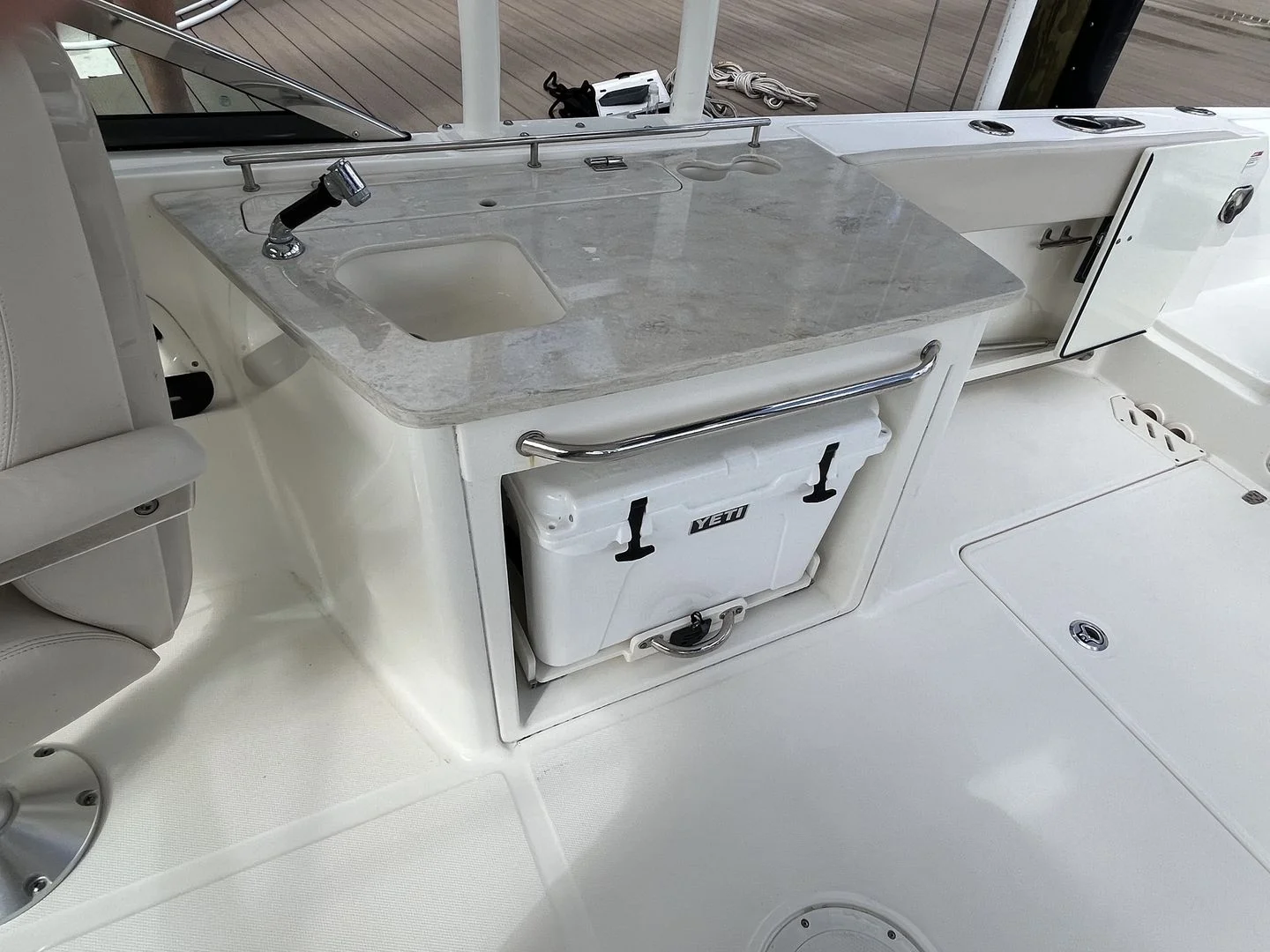 2016 Boston Whaler 270 VANTAGE Image Thumbnail #13