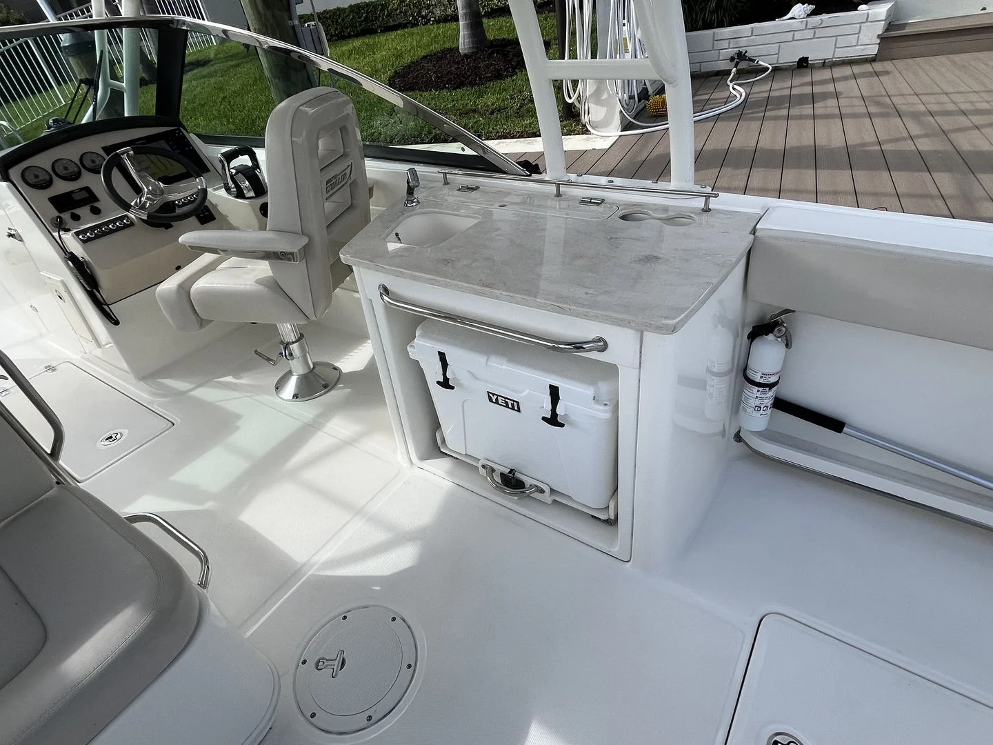 2016 Boston Whaler 270 VANTAGE Image Thumbnail #22