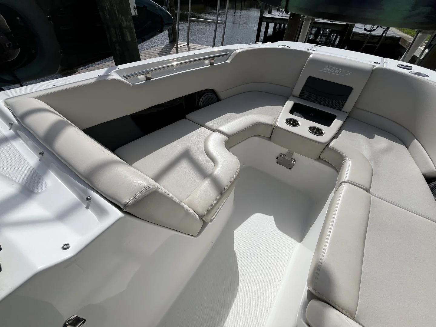 2016 Boston Whaler 270 VANTAGE Image Thumbnail #25