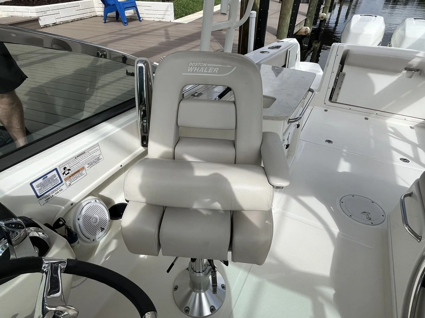 2016 Boston Whaler 270 VANTAGE Image Thumbnail #16
