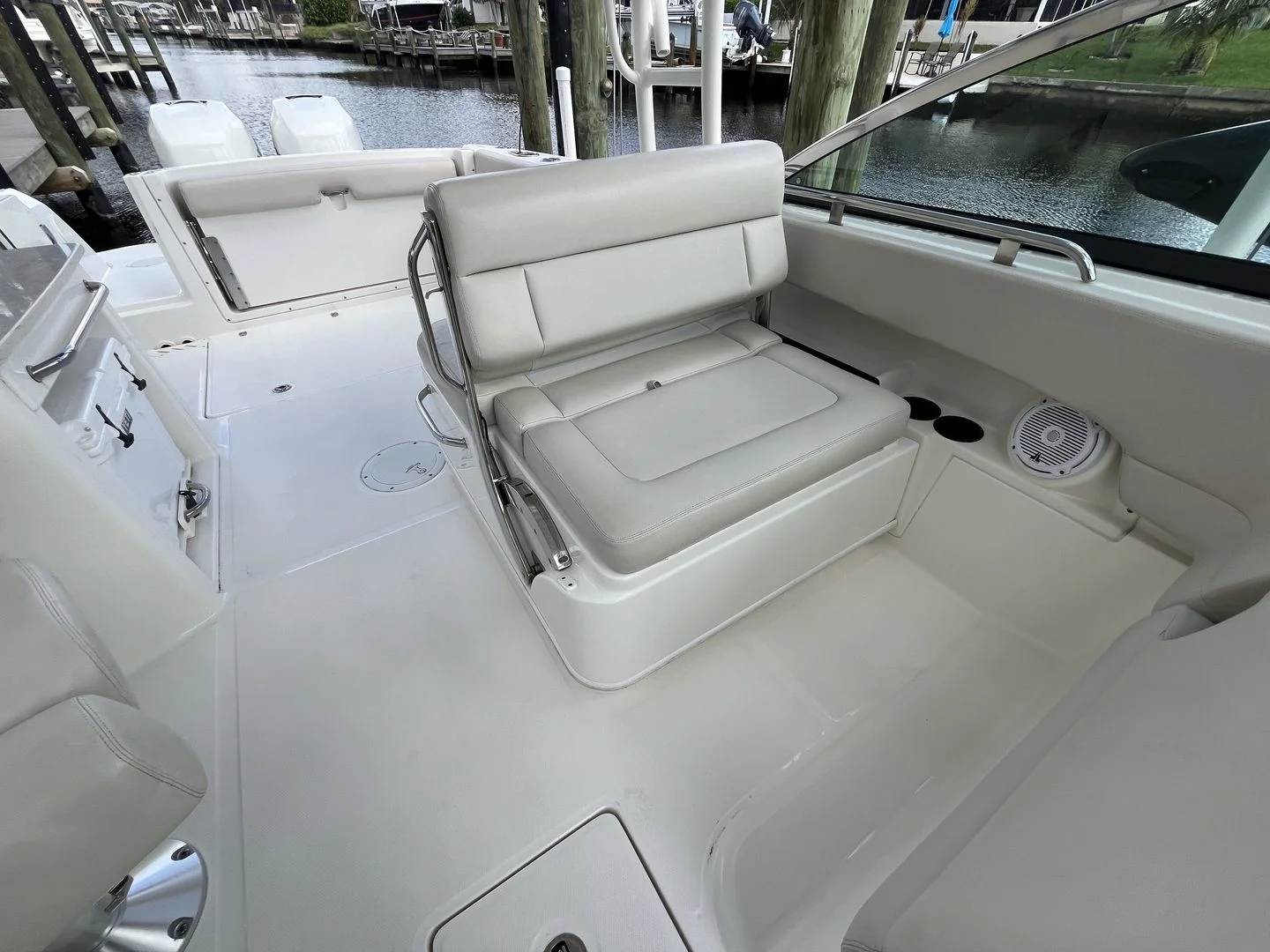 2016 Boston Whaler 270 VANTAGE Image Thumbnail #21