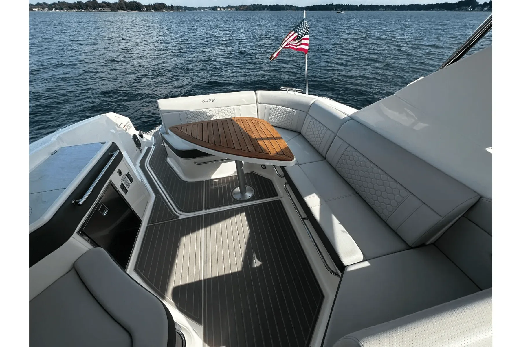 2024 Sea Ray 320 SUNDANCER Image Thumbnail #16