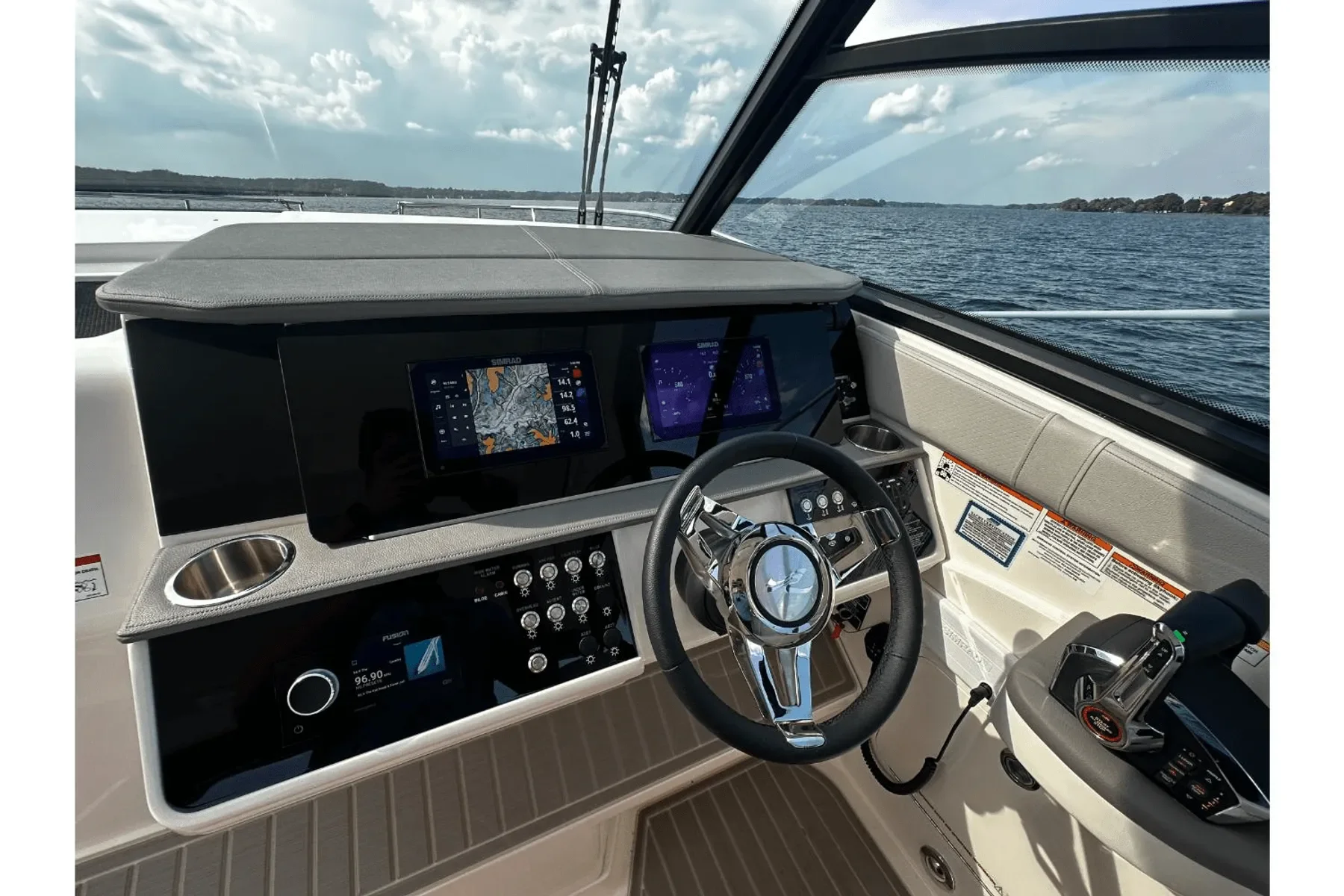 2024 Sea Ray 320 SUNDANCER Image Thumbnail #12