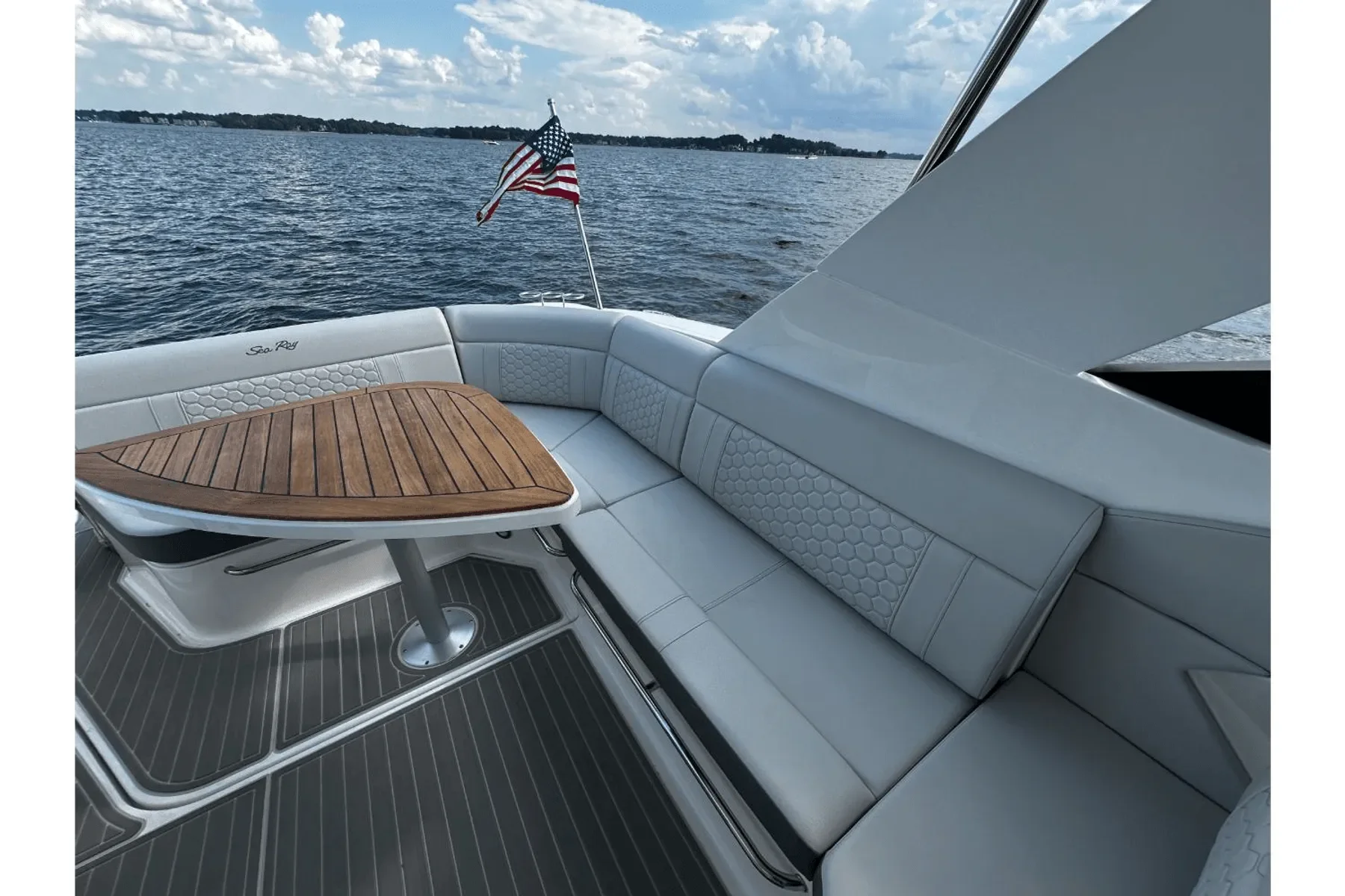 2024 Sea Ray 320 SUNDANCER Image Thumbnail #43