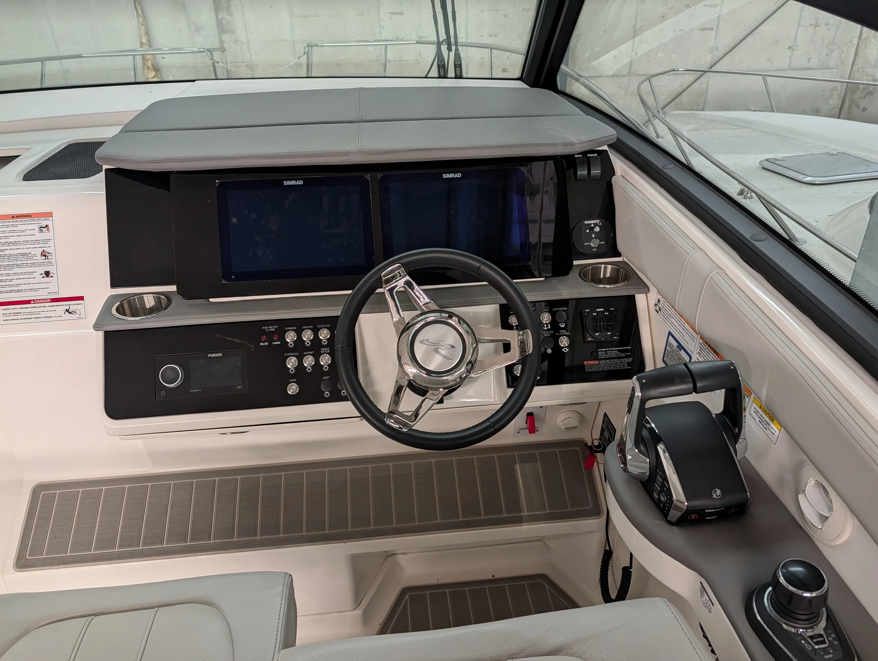 2024 Sea Ray 320 SUNDANCER Image Thumbnail #13