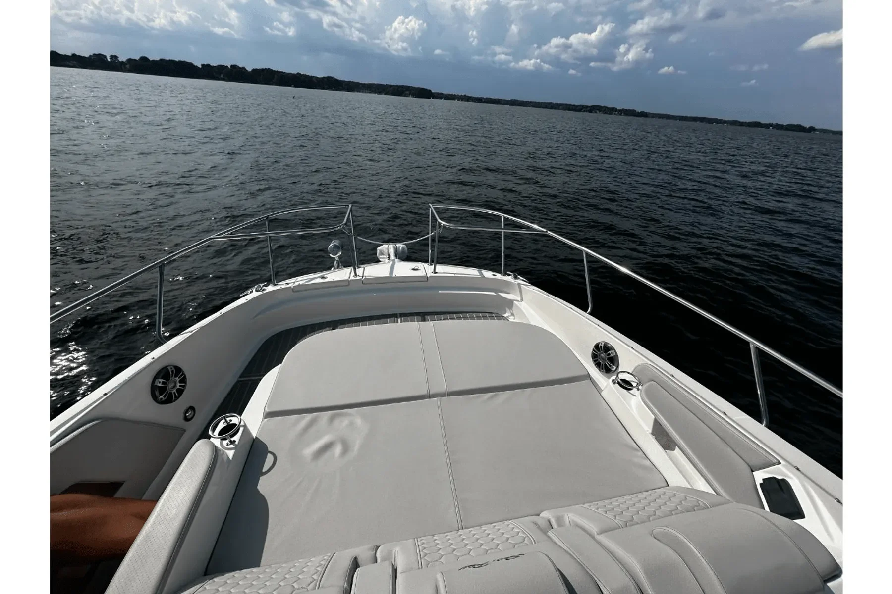 2024 Sea Ray 320 SUNDANCER Image Thumbnail #14