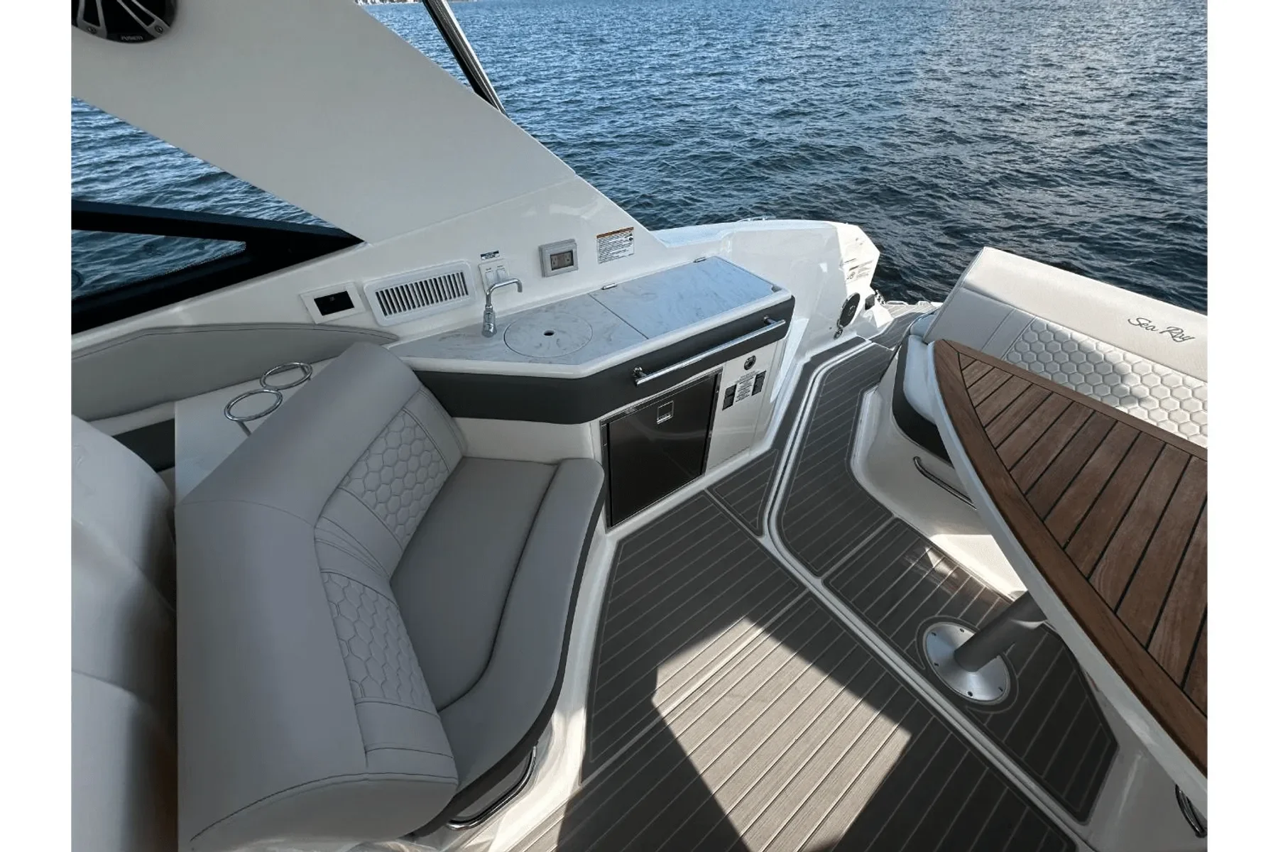 2024 Sea Ray 320 SUNDANCER Image Thumbnail #46