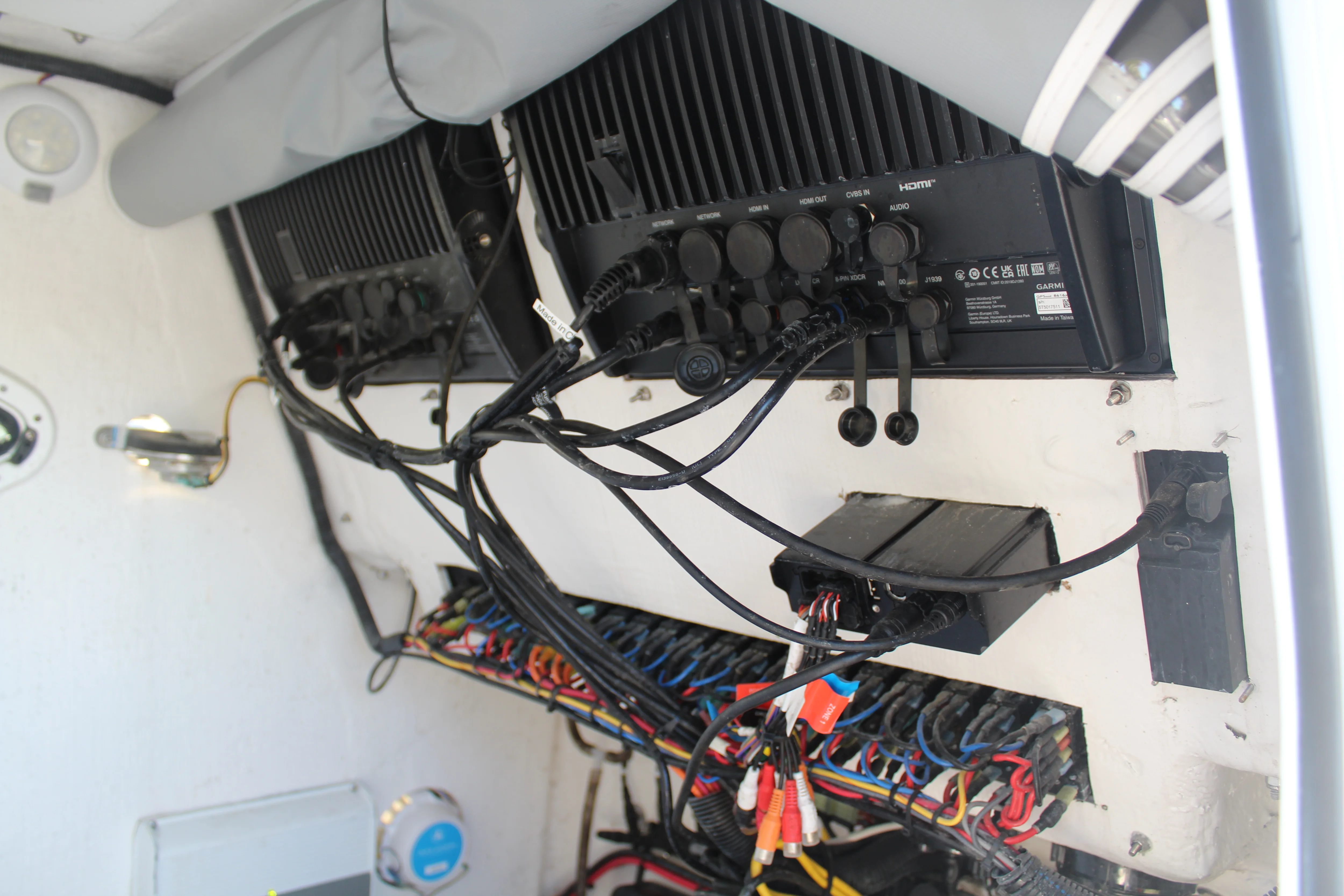 2022 Twin Vee 280 GFX Image Thumbnail #40