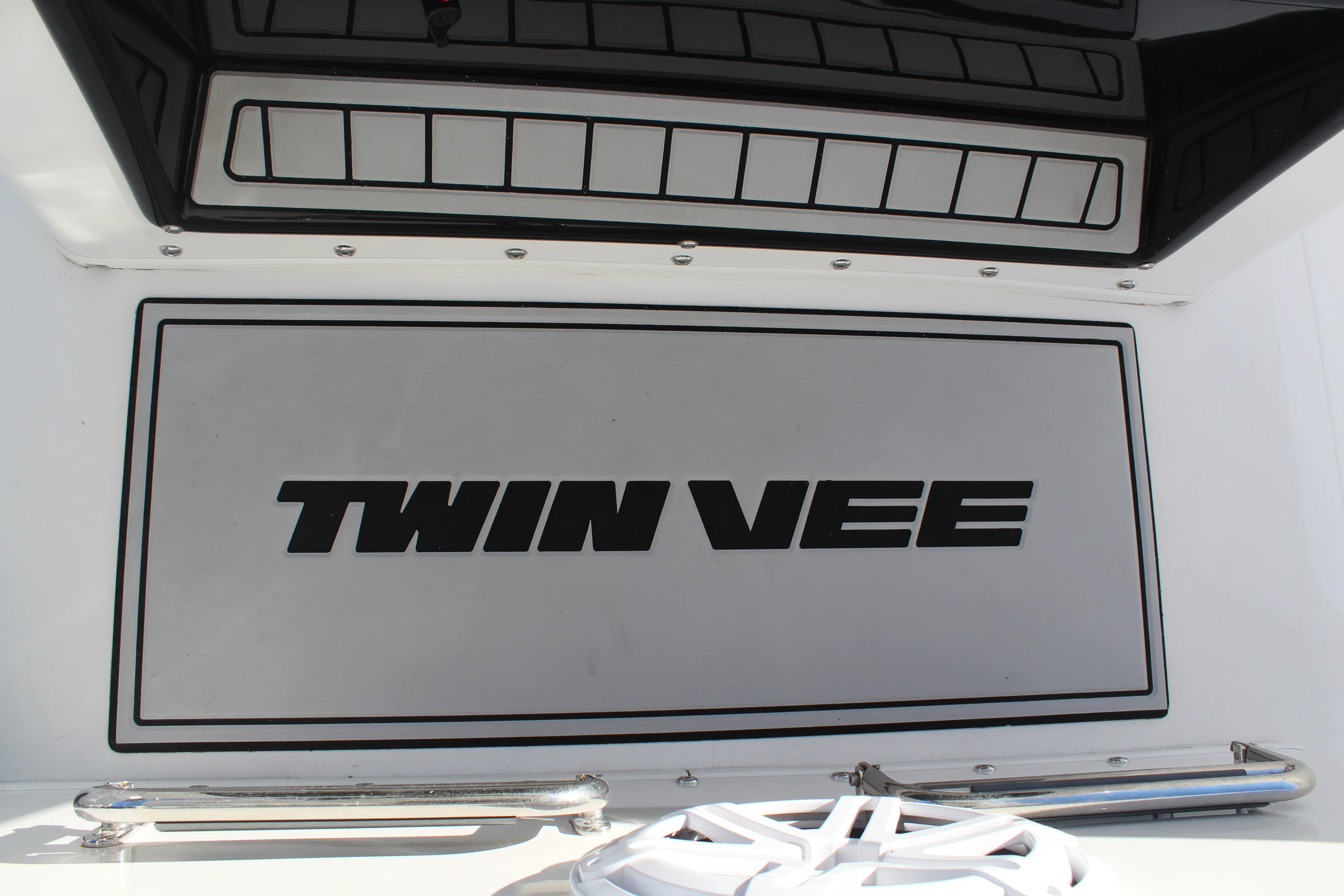 2022 Twin Vee 280 GFX Image Thumbnail #29