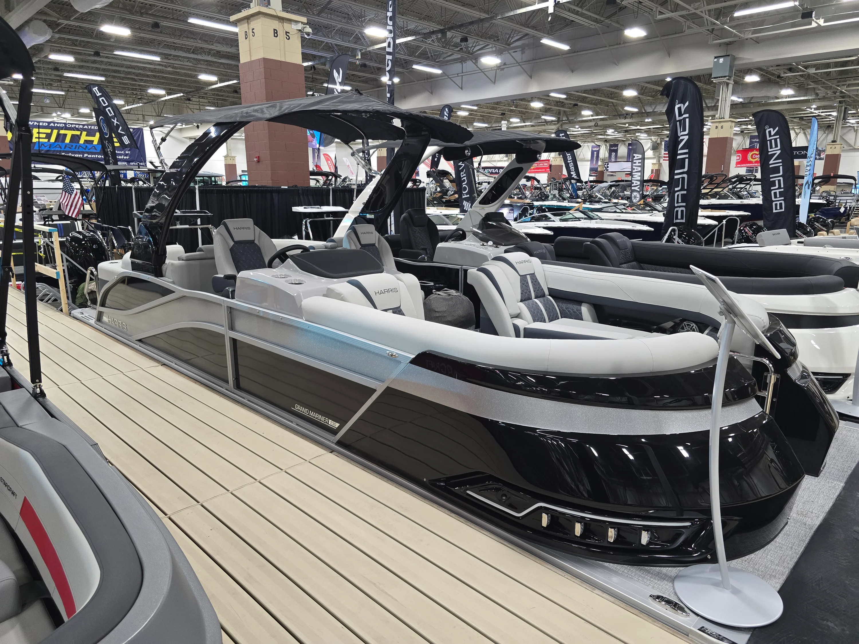 2026 Harris GRAND MARINER 230 Image Thumbnail #2