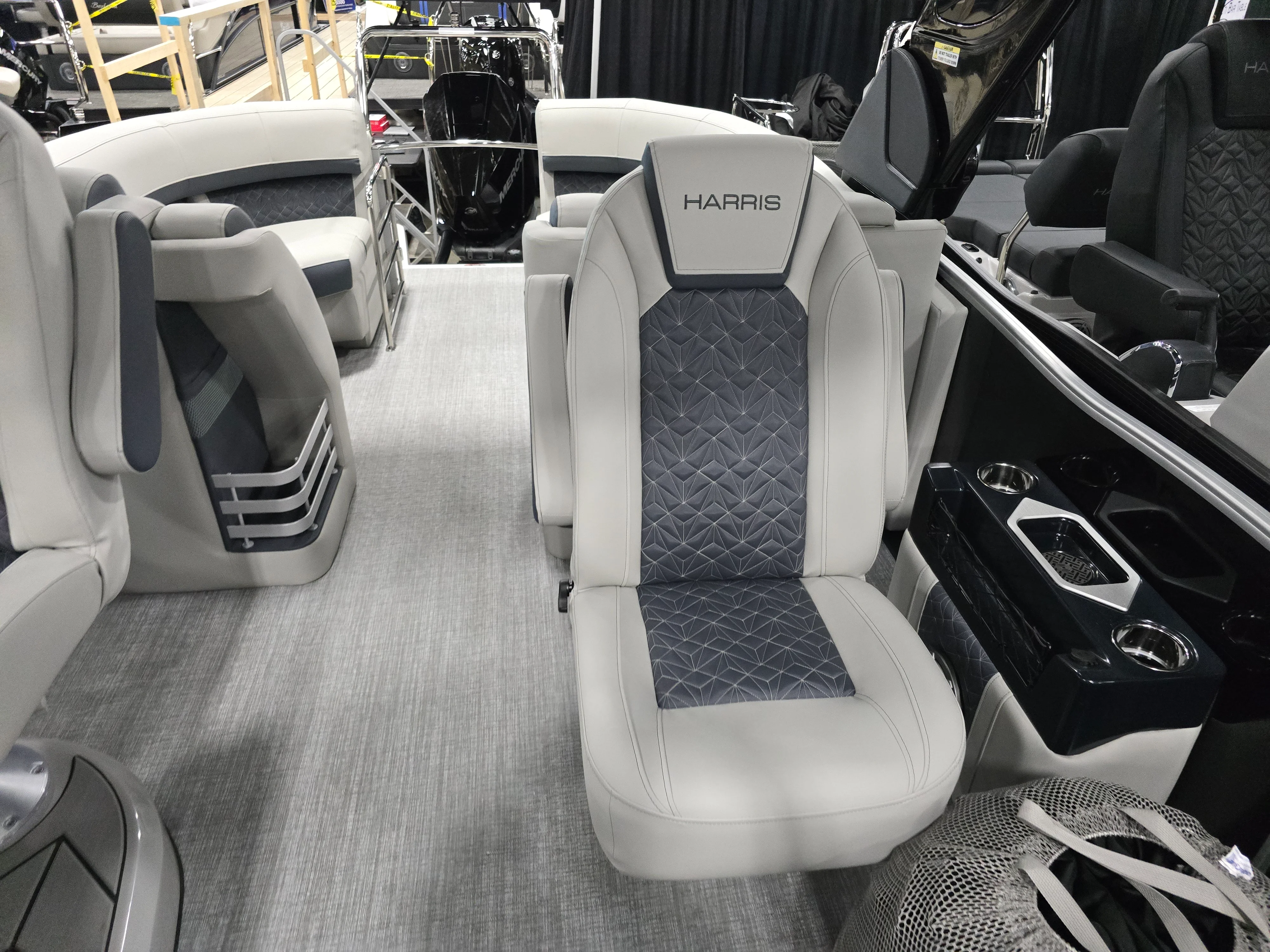 2026 Harris 230 Grand Mariner Image Thumbnail #8