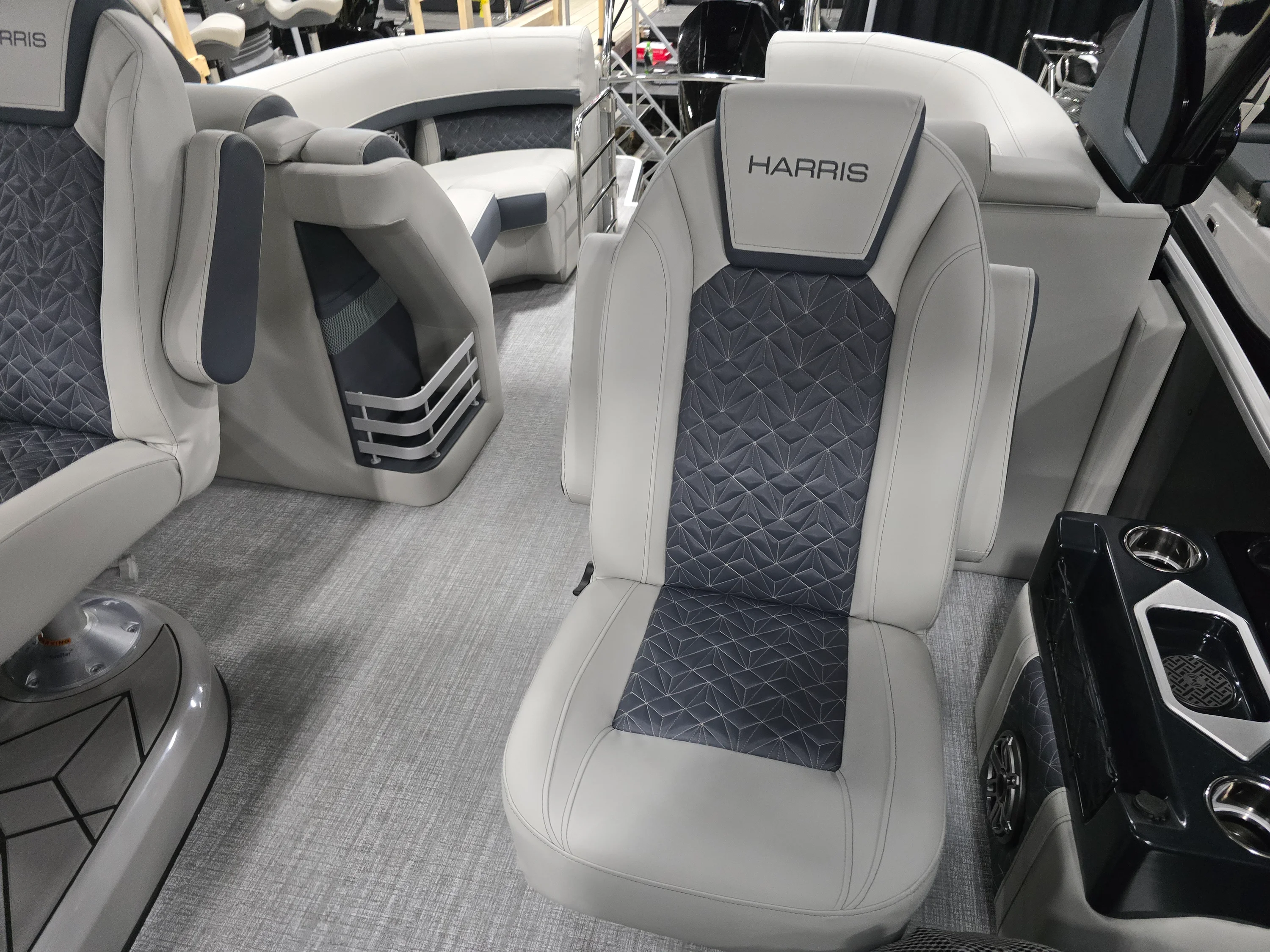 2026 Harris GRAND MARINER 230 Image Thumbnail #9