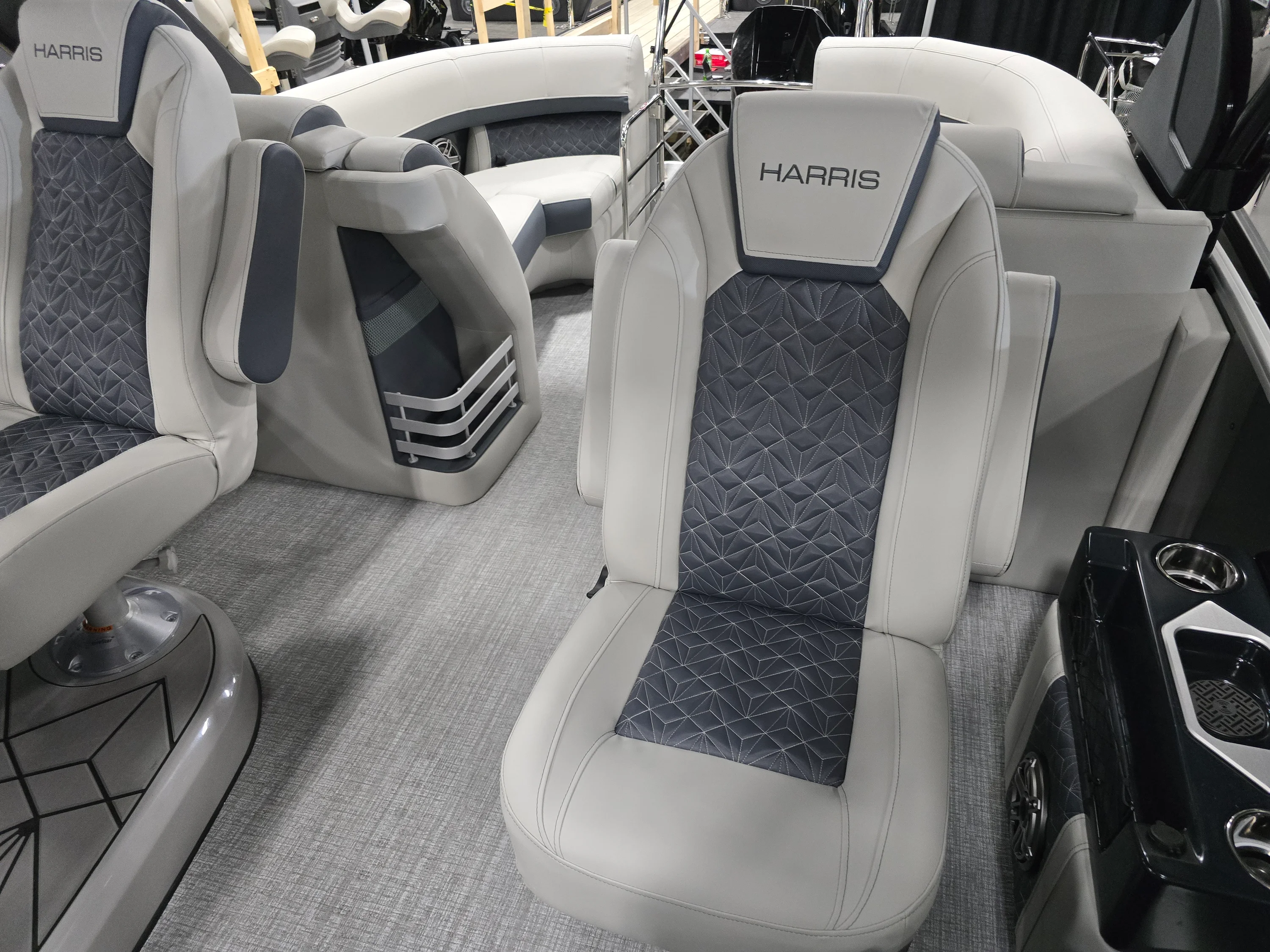 2026 Harris GRAND MARINER 230 Image Thumbnail #10