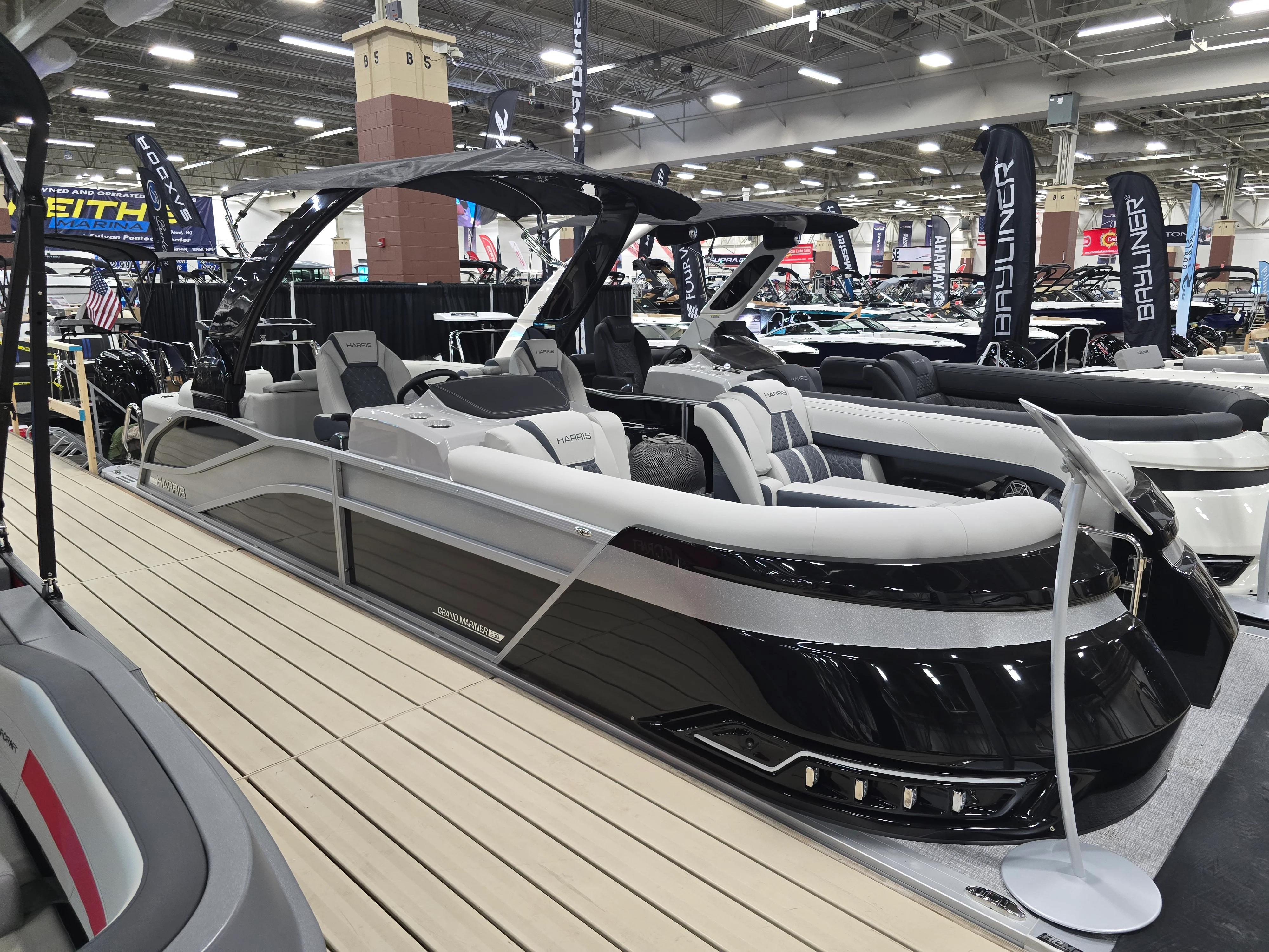 2026 Harris 230 Grand Mariner Image Thumbnail #5