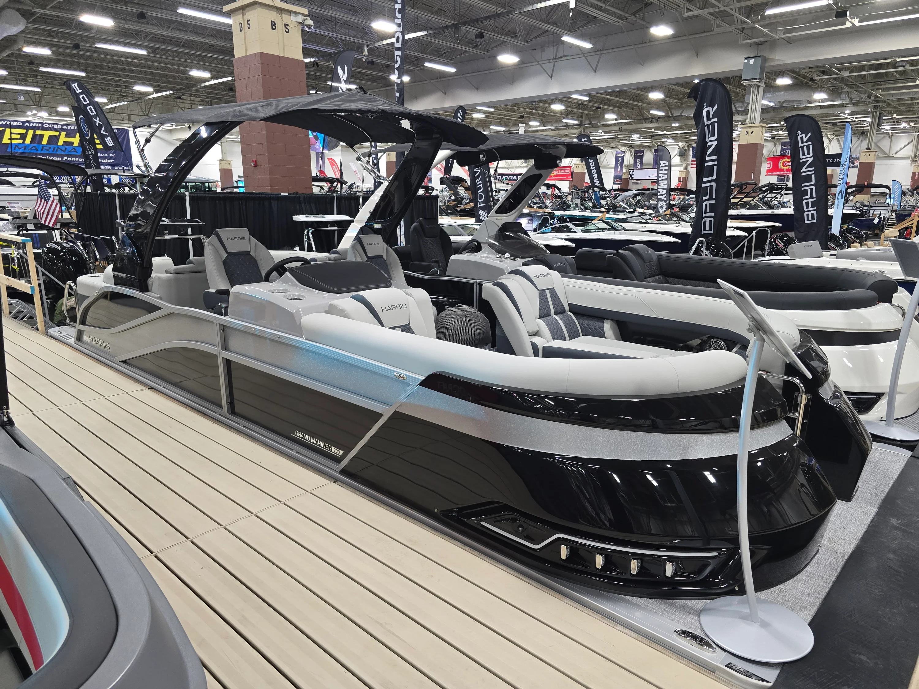 2026 Harris GRAND MARINER 230 Image Thumbnail #1