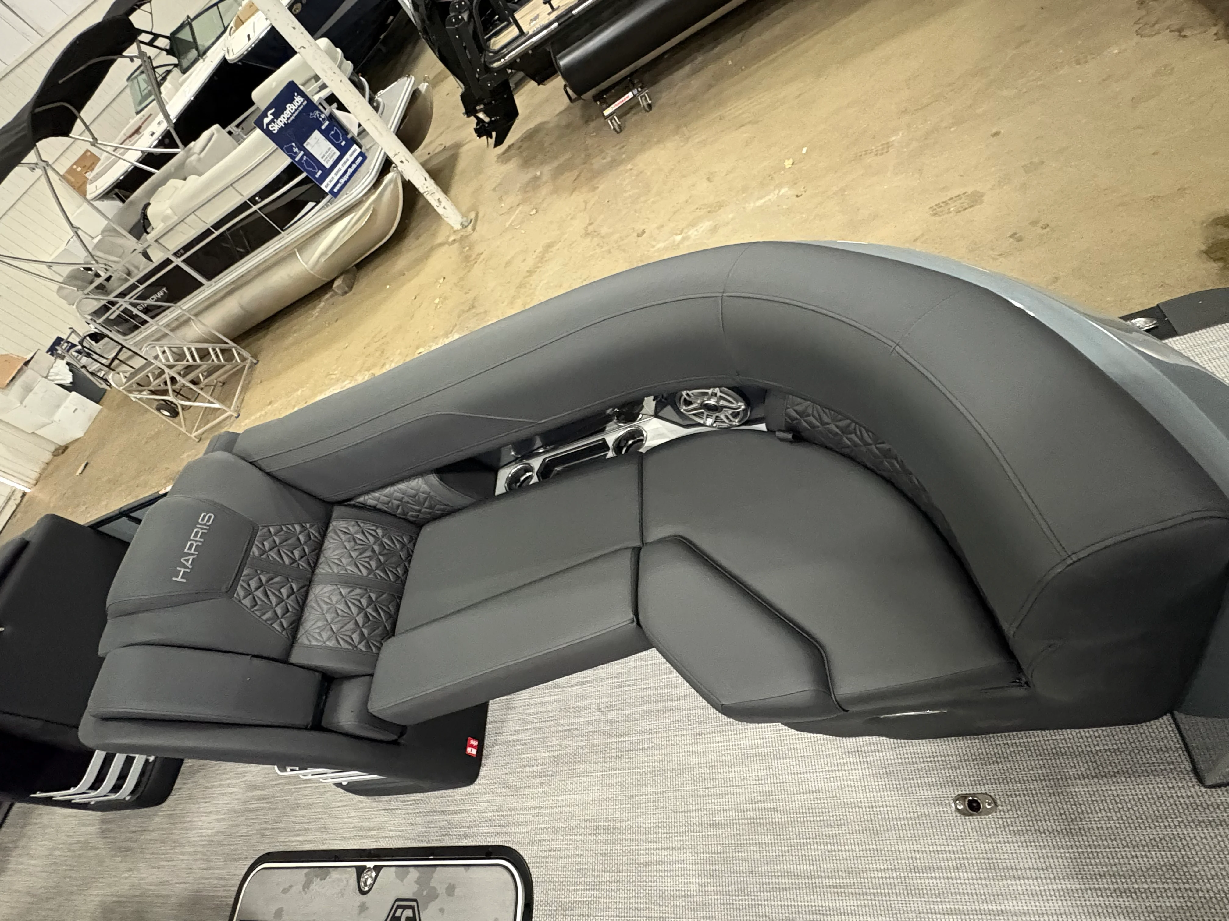 2026 Harris Grand Mariner 230 Image Thumbnail #8