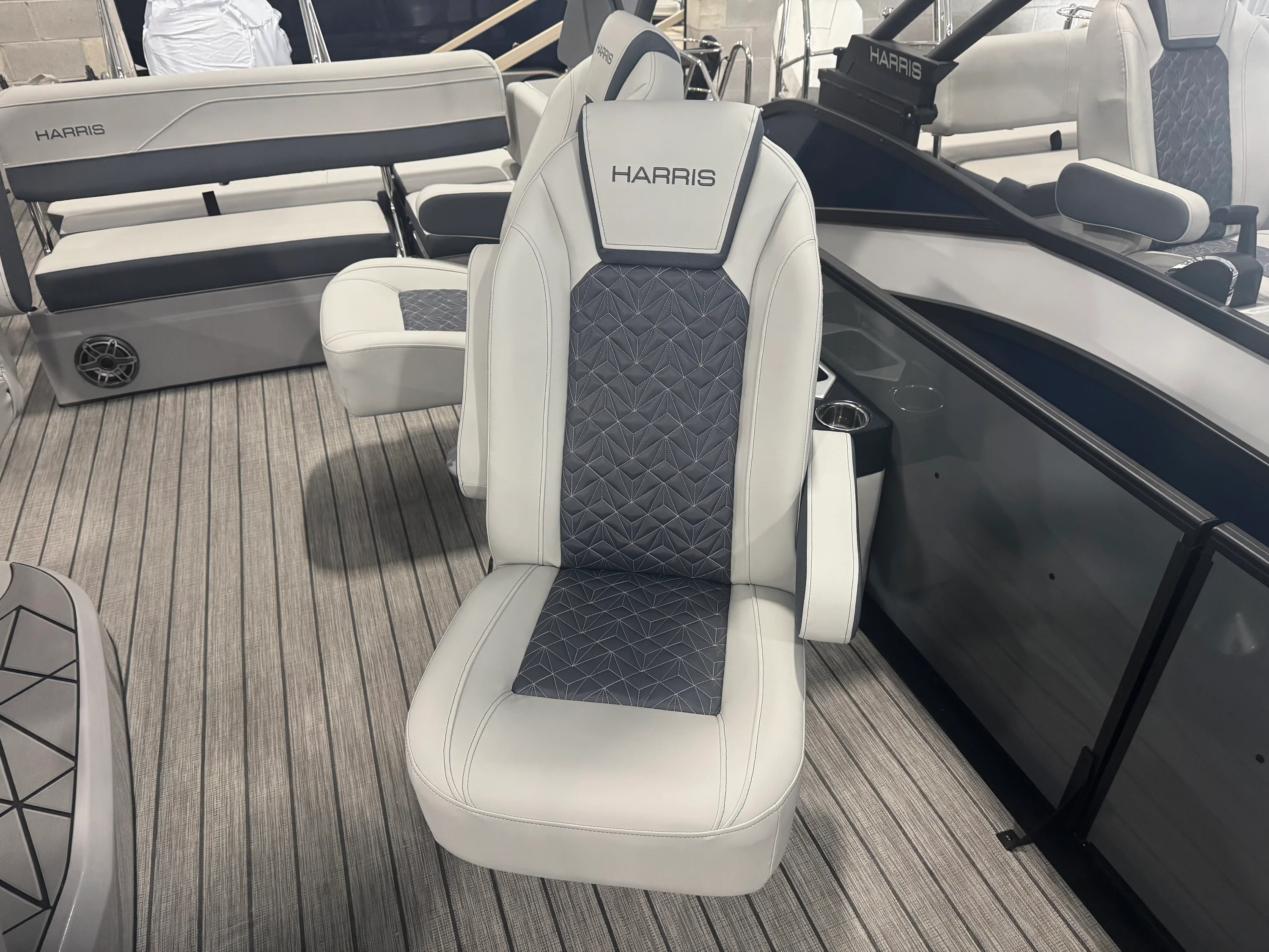 2026 Harris GRAND MARINER 270 Image Thumbnail #37