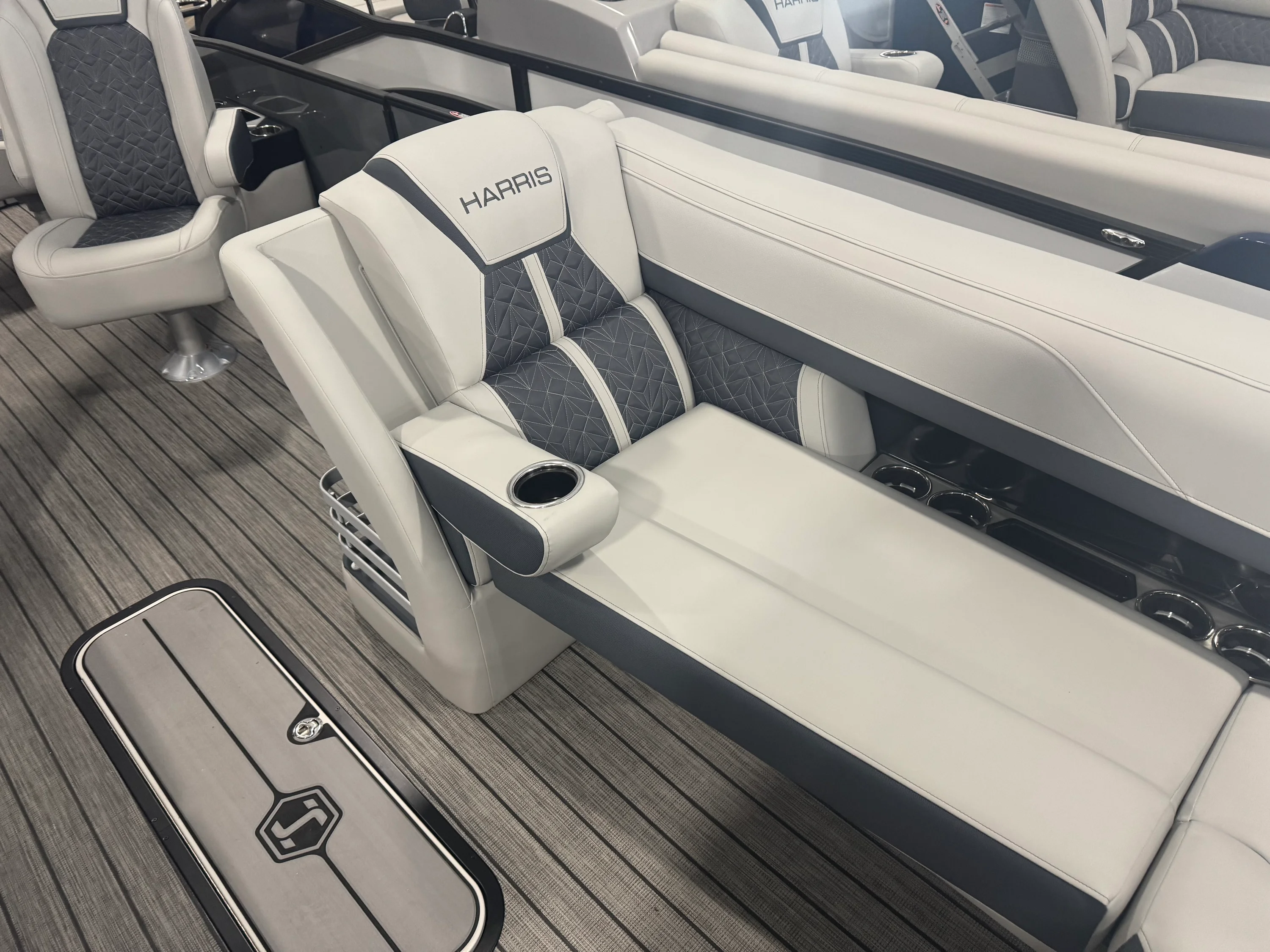 2026 Harris GRAND MARINER 270 Image Thumbnail #30