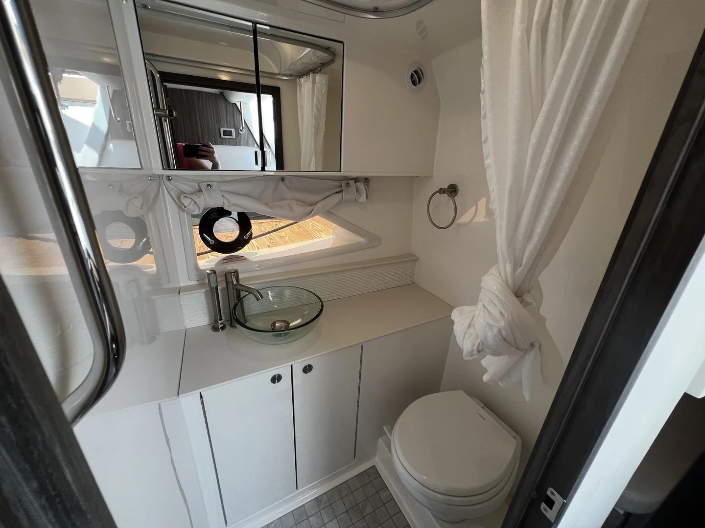2026 Sea Ray Sundancer 320 Outboard Image Thumbnail #34