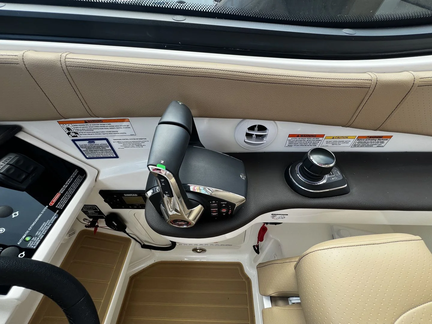 2026 Sea Ray Sundancer 320 Outboard Image Thumbnail #17