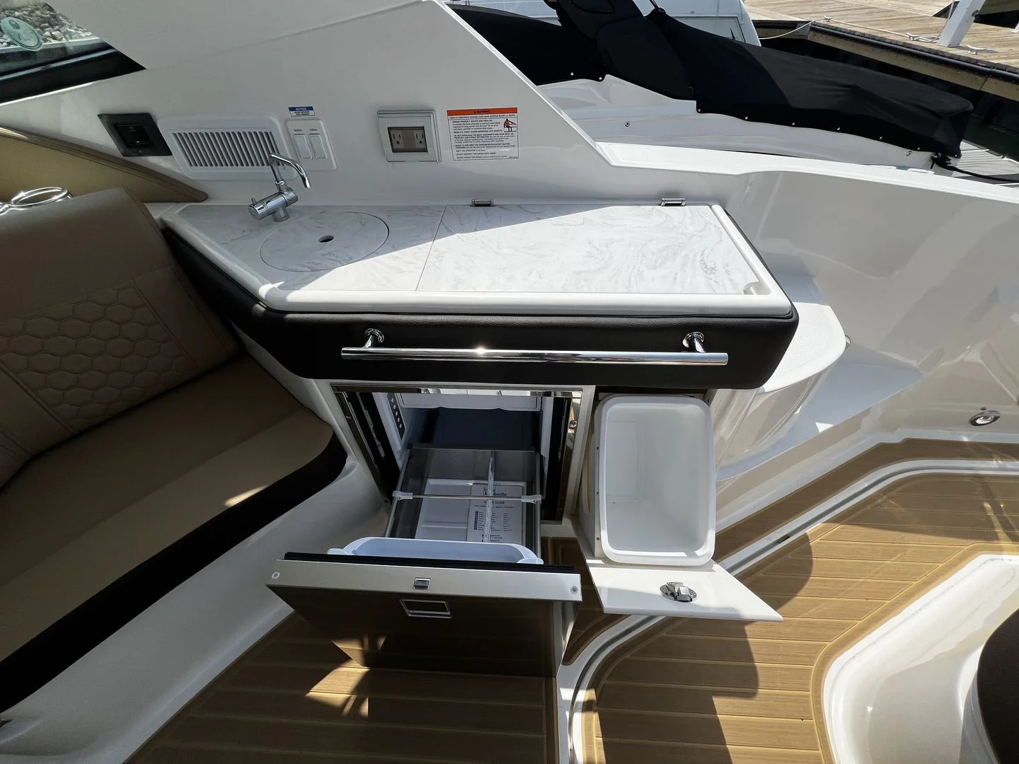2026 Sea Ray Sundancer 320 Outboard Image Thumbnail #24