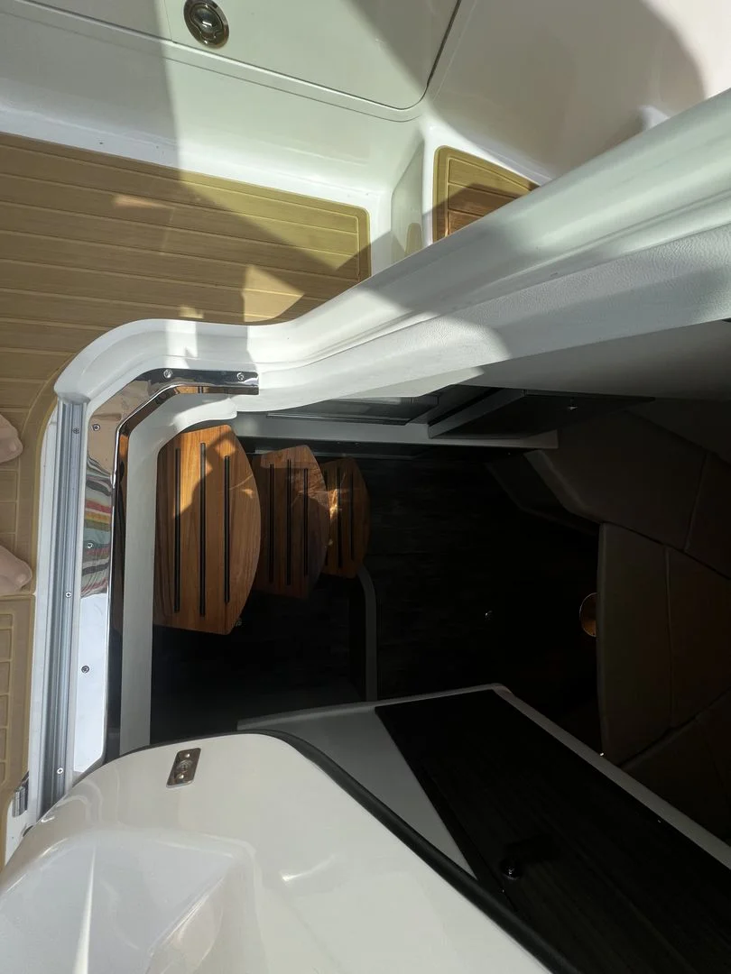 2026 Sea Ray Sundancer 320 Outboard Image Thumbnail #31