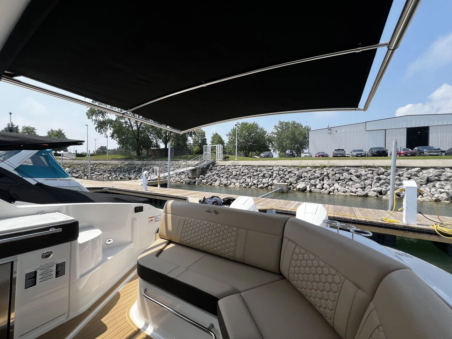 2026 Sea Ray Sundancer 320 Outboard Image Thumbnail #29