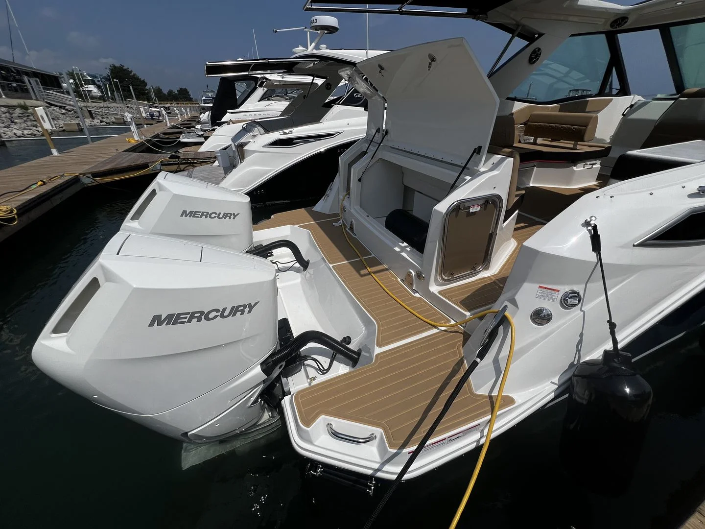 2026 Sea Ray Sundancer 320 Outboard Image Thumbnail #41