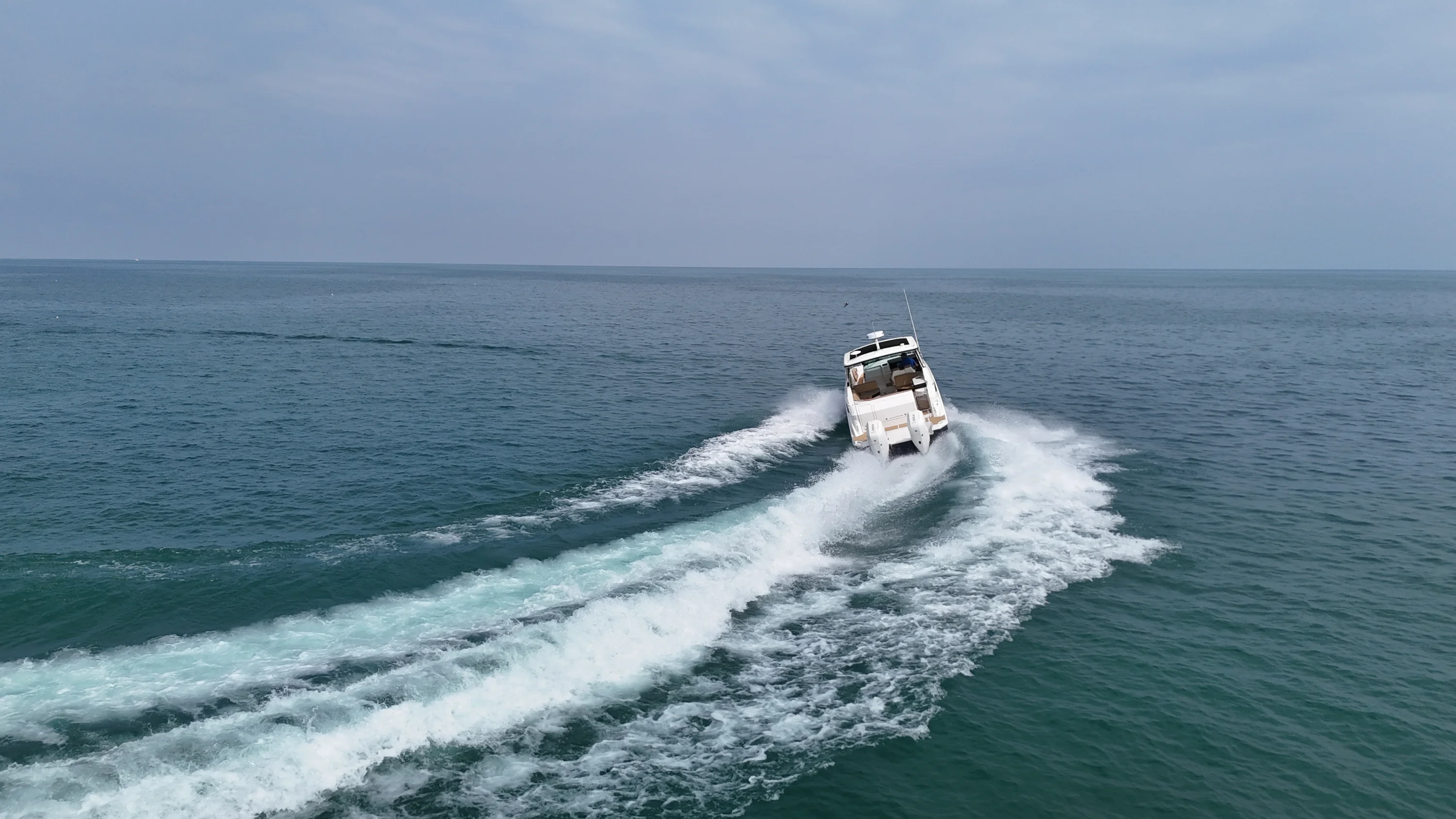 2026 Sea Ray Sundancer 320 Outboard Image Thumbnail #7