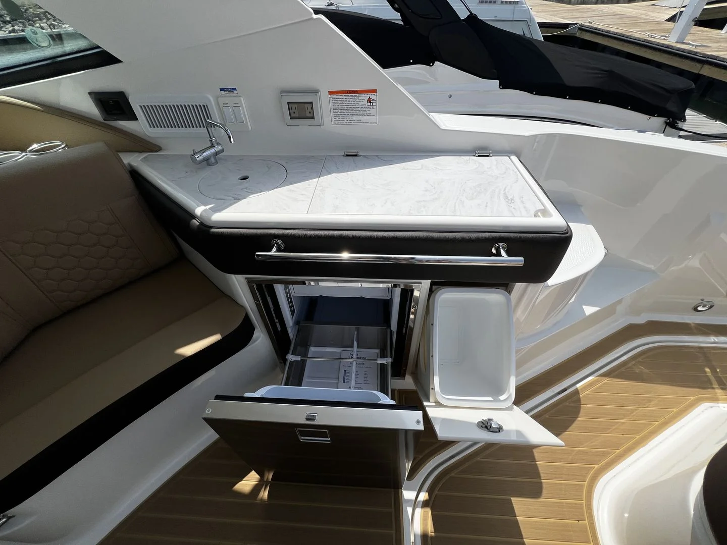 2026 Sea Ray Sundancer 320 Outboard Image Thumbnail #25