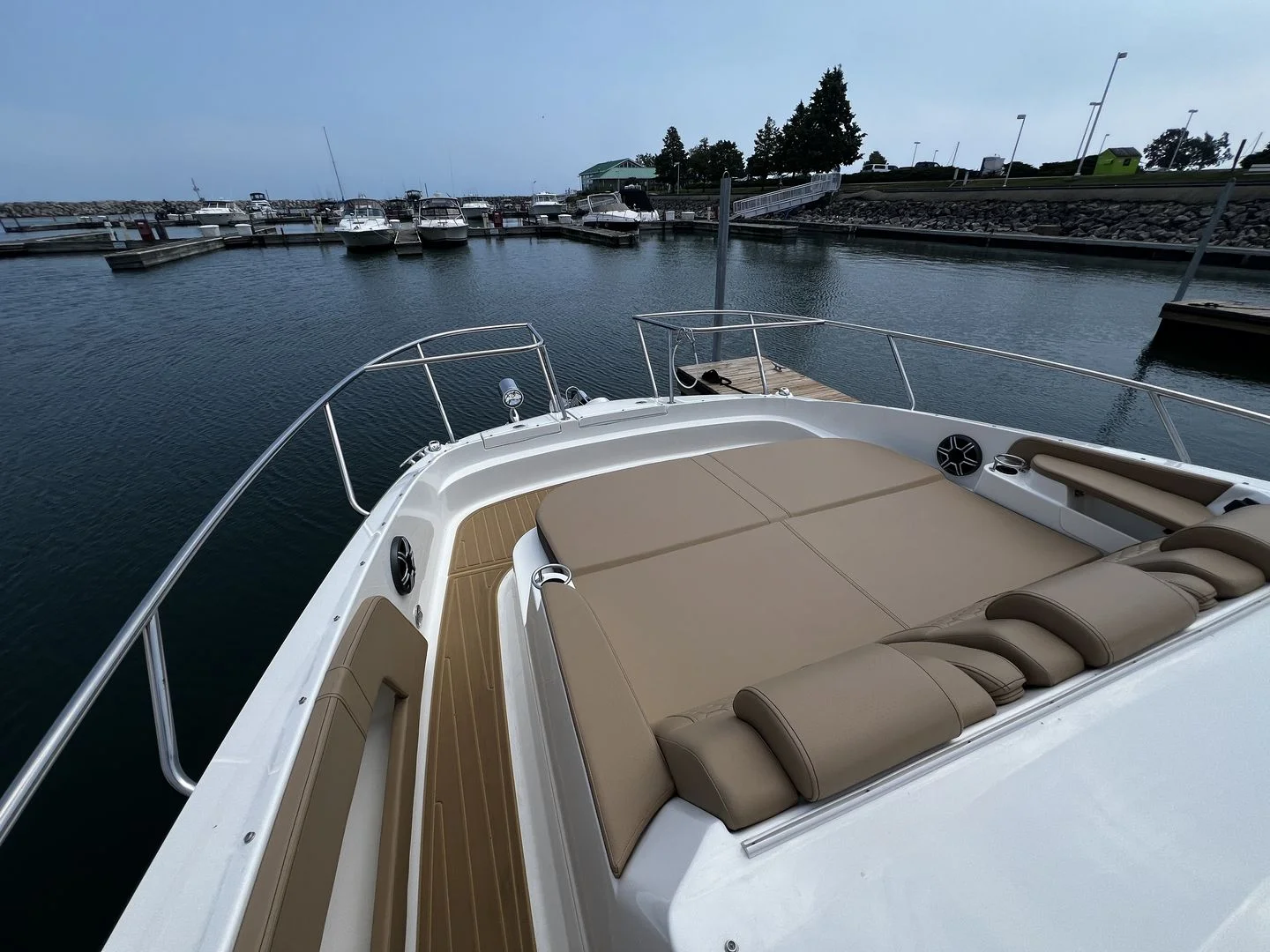 2026 Sea Ray Sundancer 320 Outboard Image Thumbnail #19